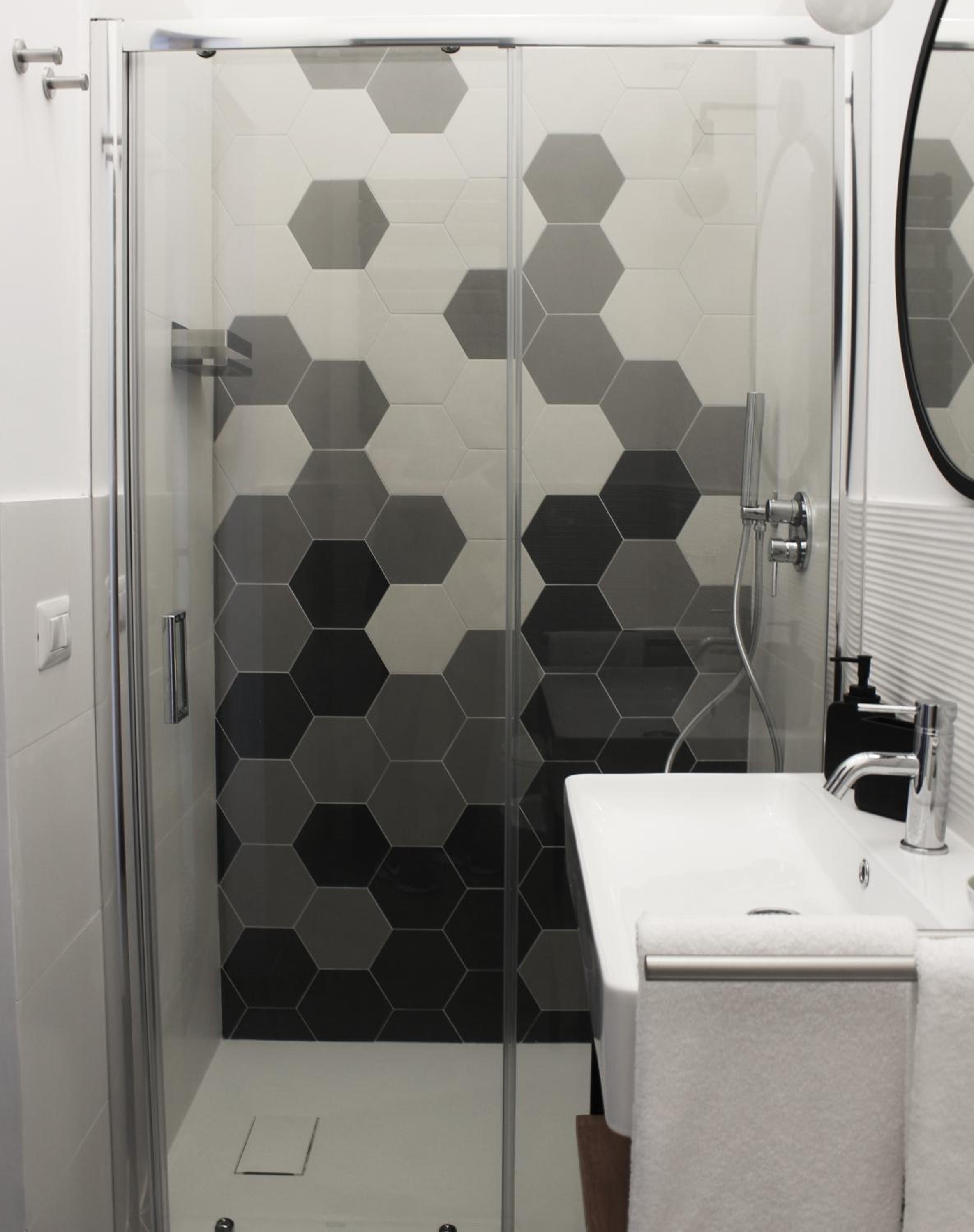Double Room - Photo 9