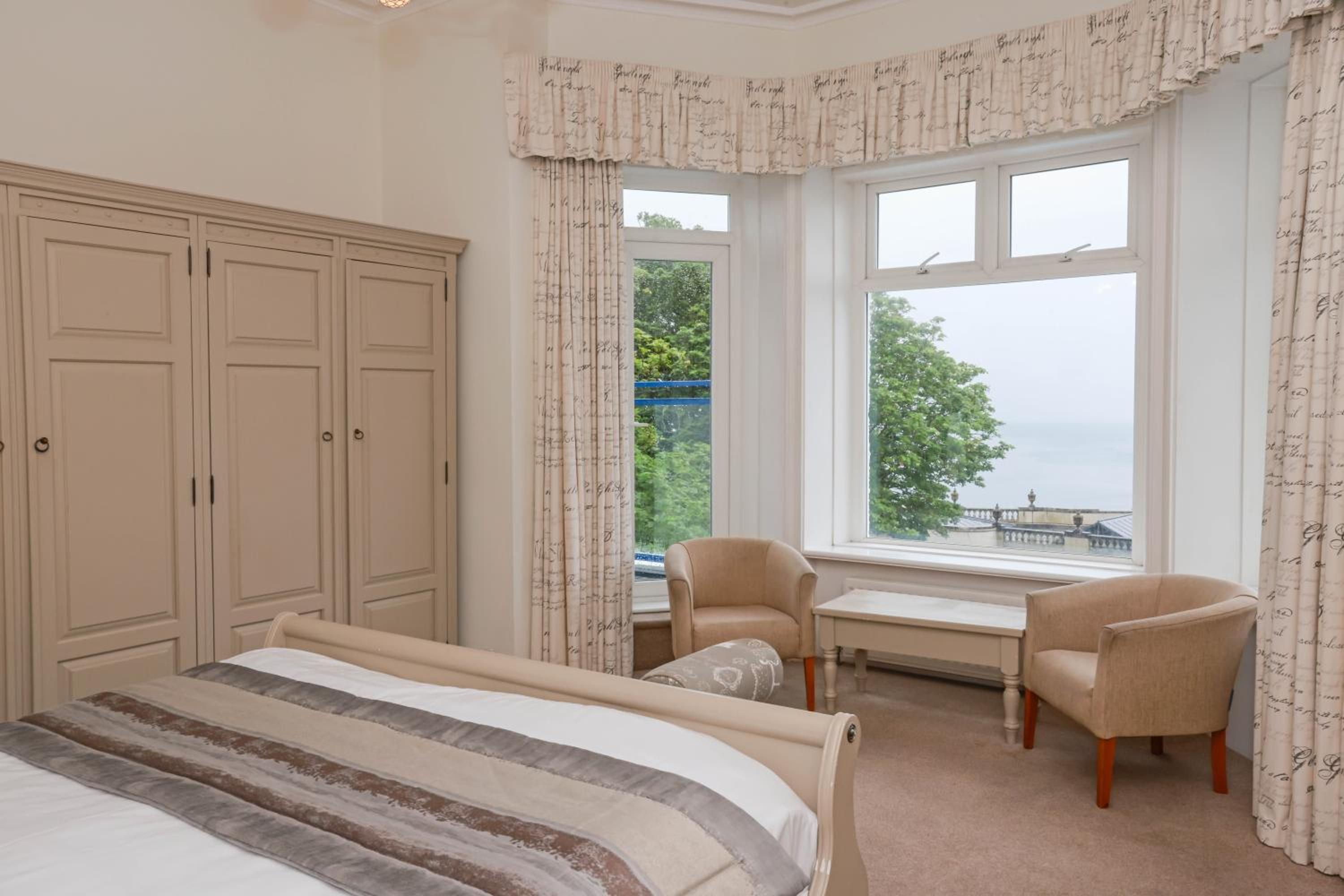 King Room with Balcony - No Dogs - Photo 5