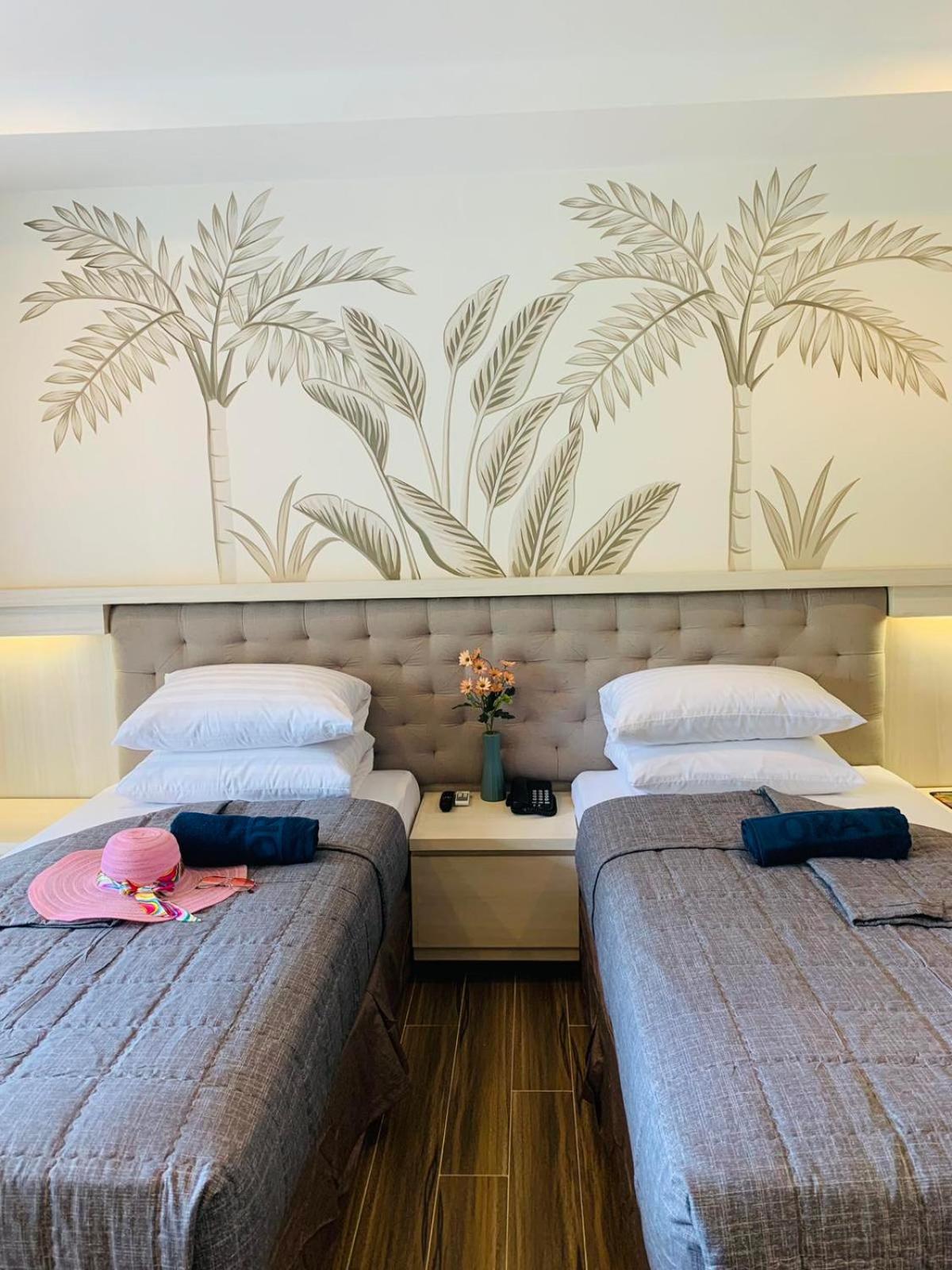 Deluxe Room - Photo 4