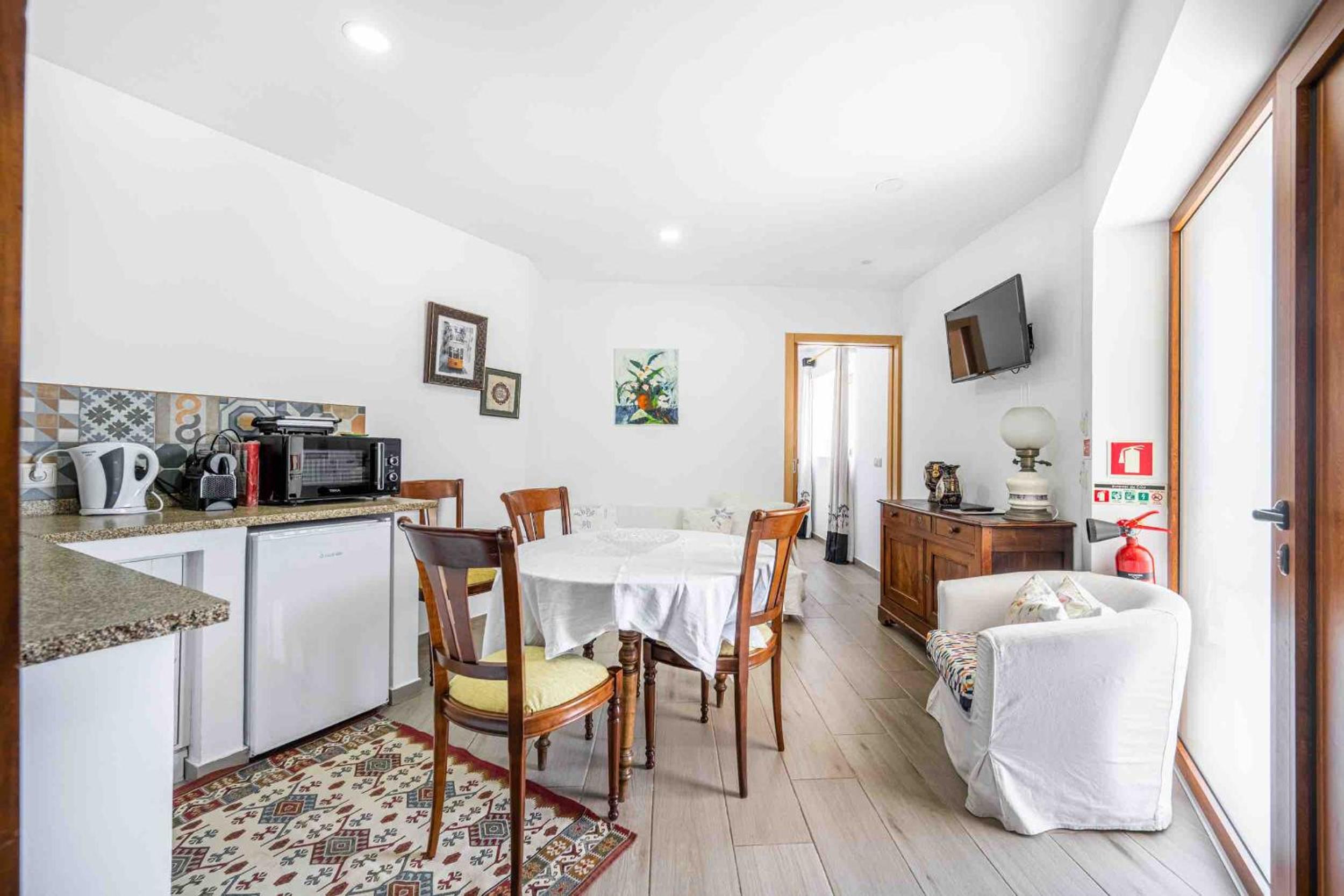Two-Bedroom House - Photo 19