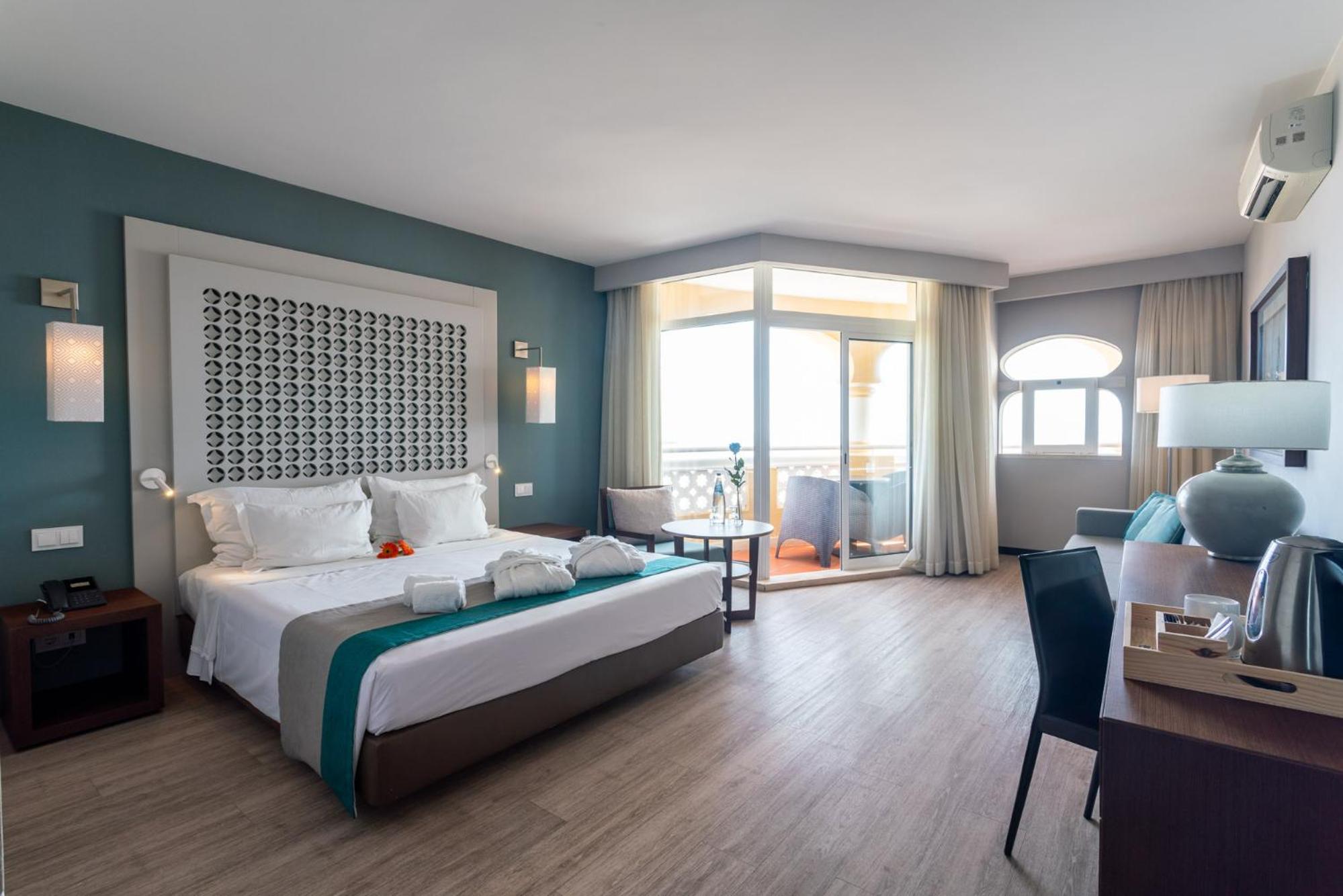 Premium Frontal Sea View - Photo 1