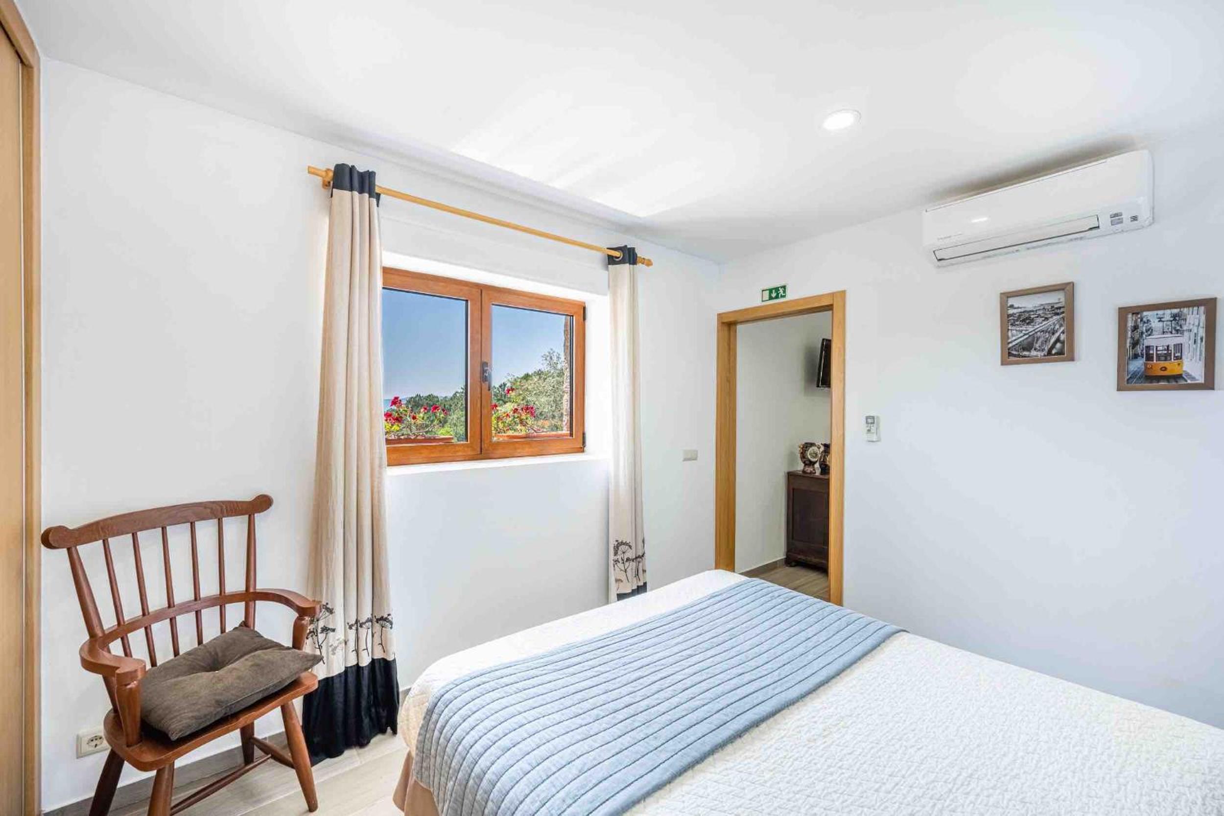 Two-Bedroom House - Photo 3