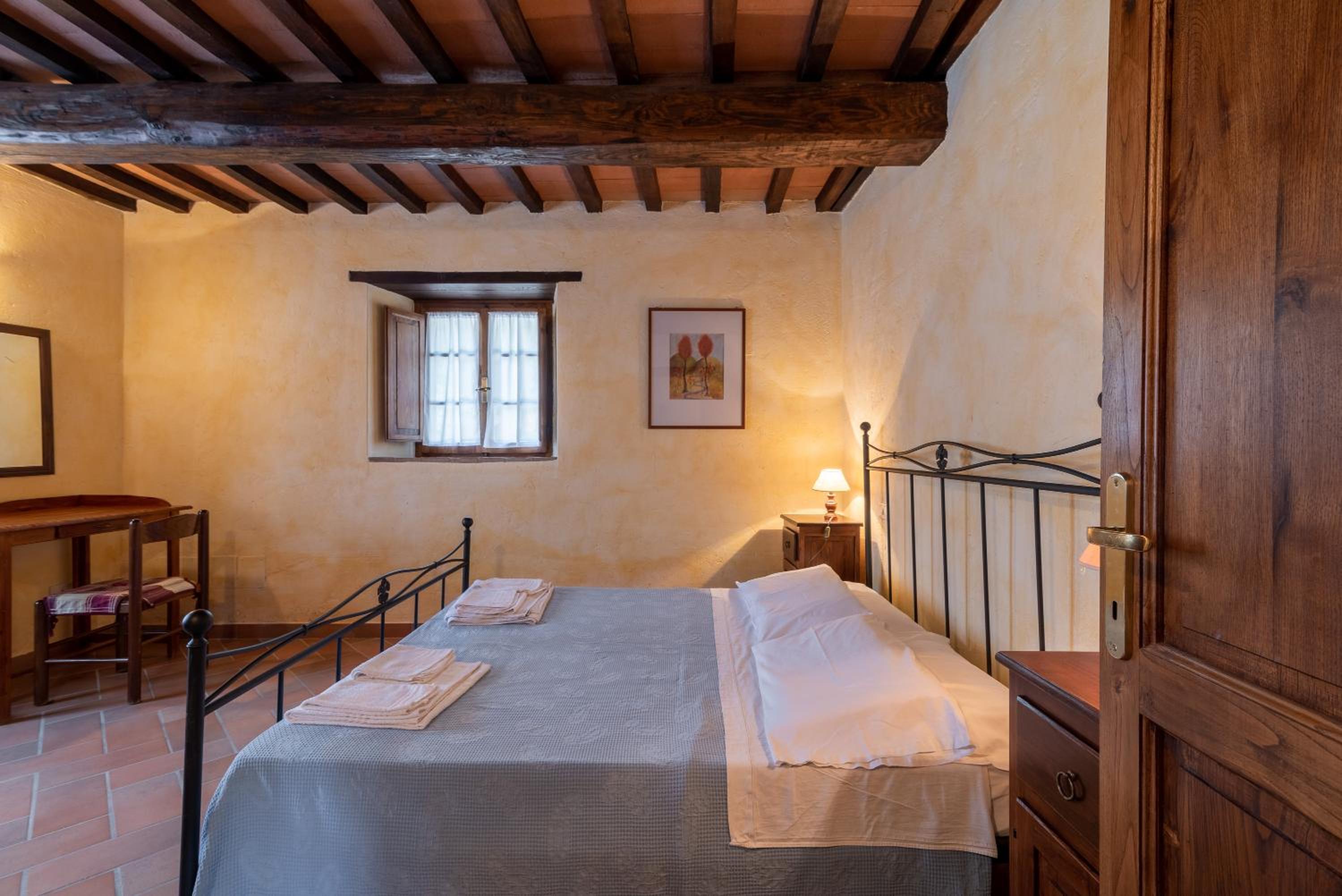 Two-Bedroom Deluxe Apartment with Garden View