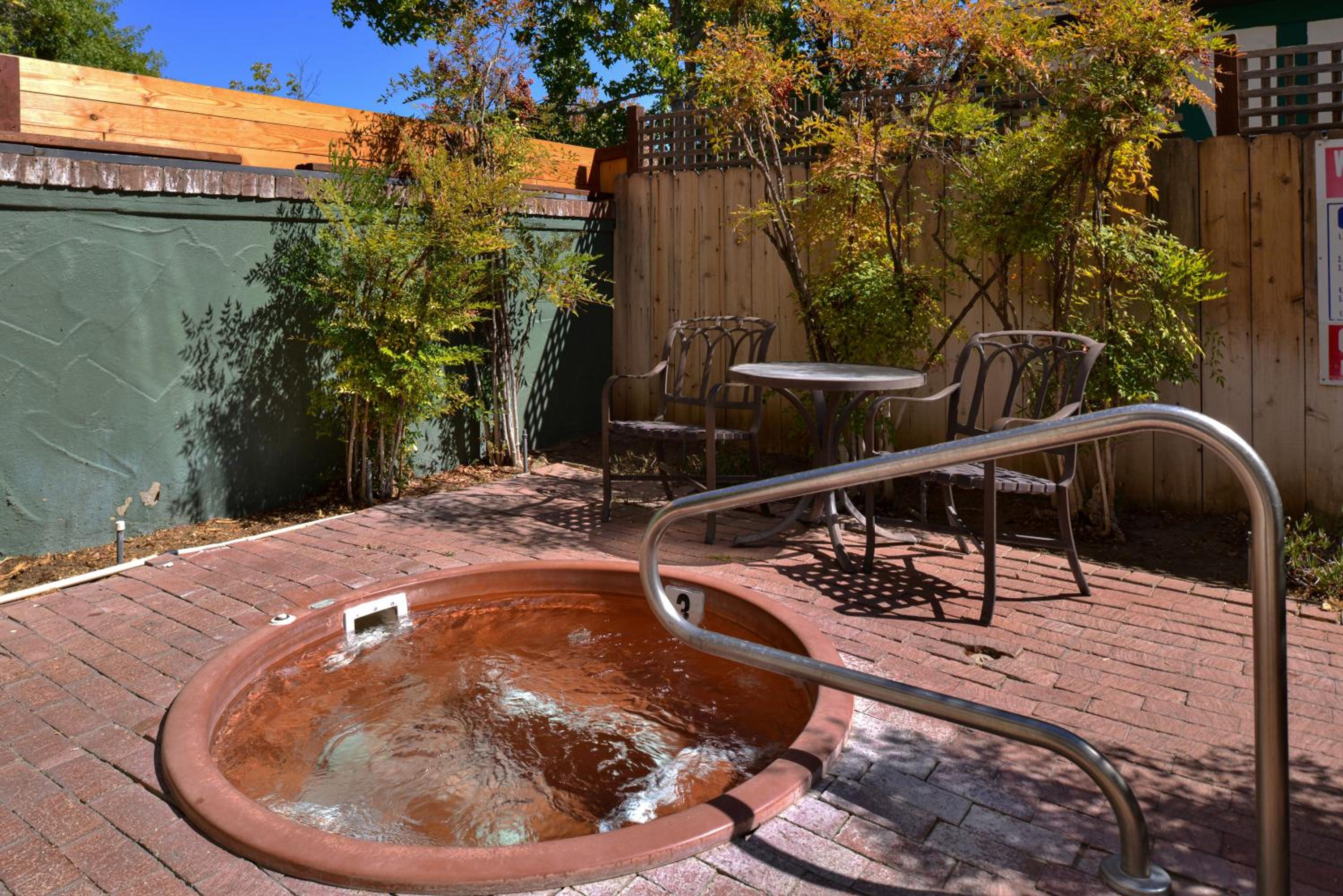 Cottage 1 with Fireplace and Private Jacuzzi - Photo 3