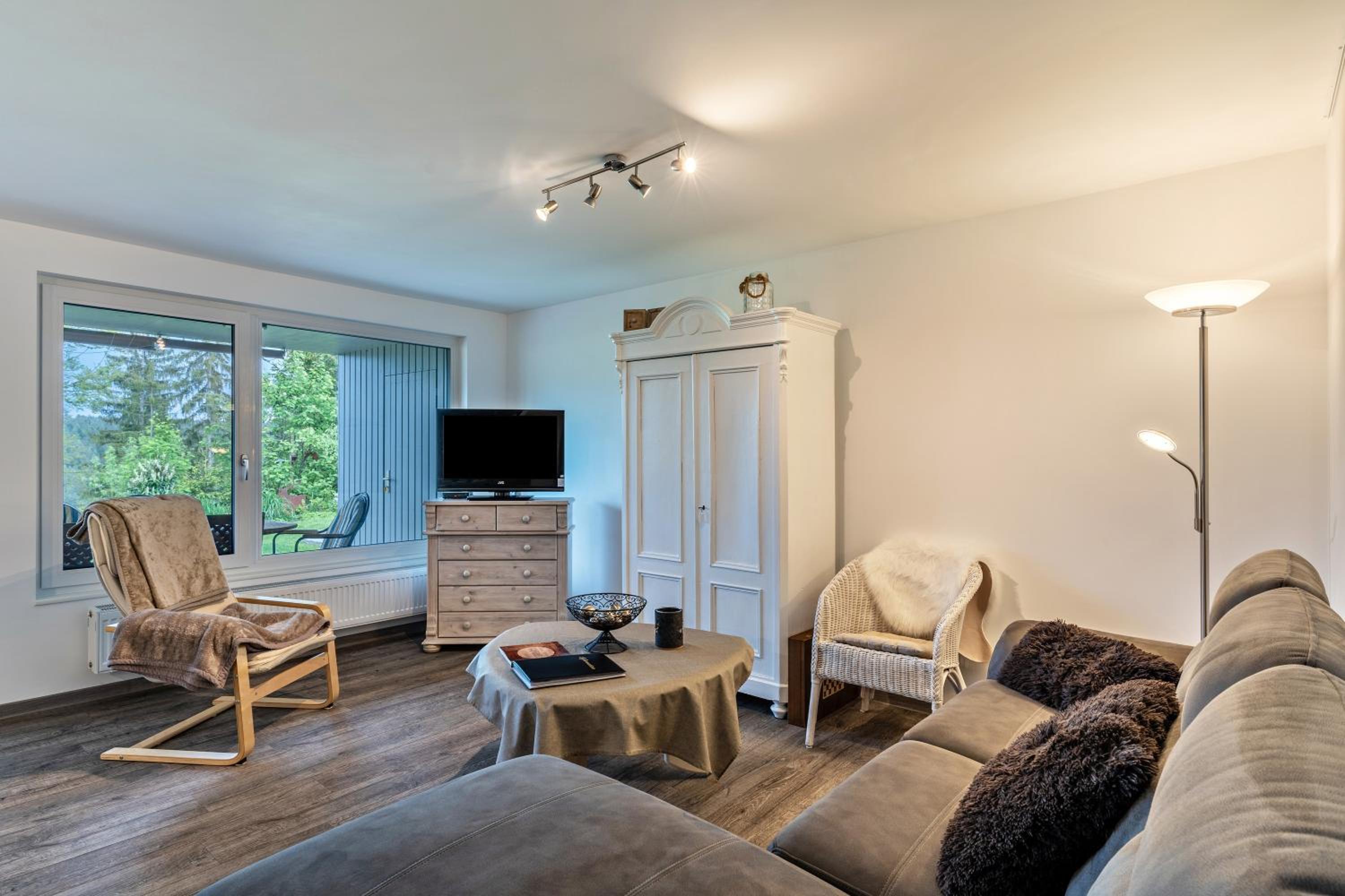 Two-Bedroom Deluxe Apartment with Garden View