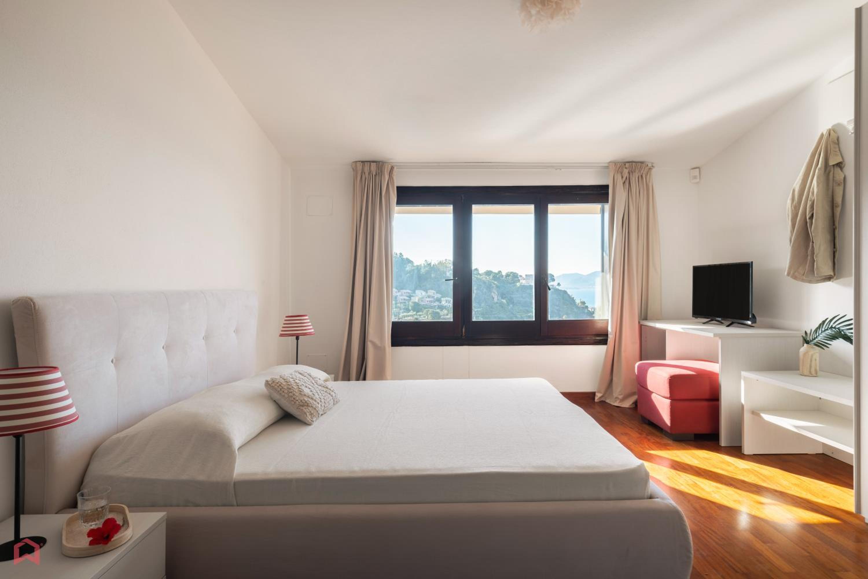 Three-Bedroom Villa photo 3