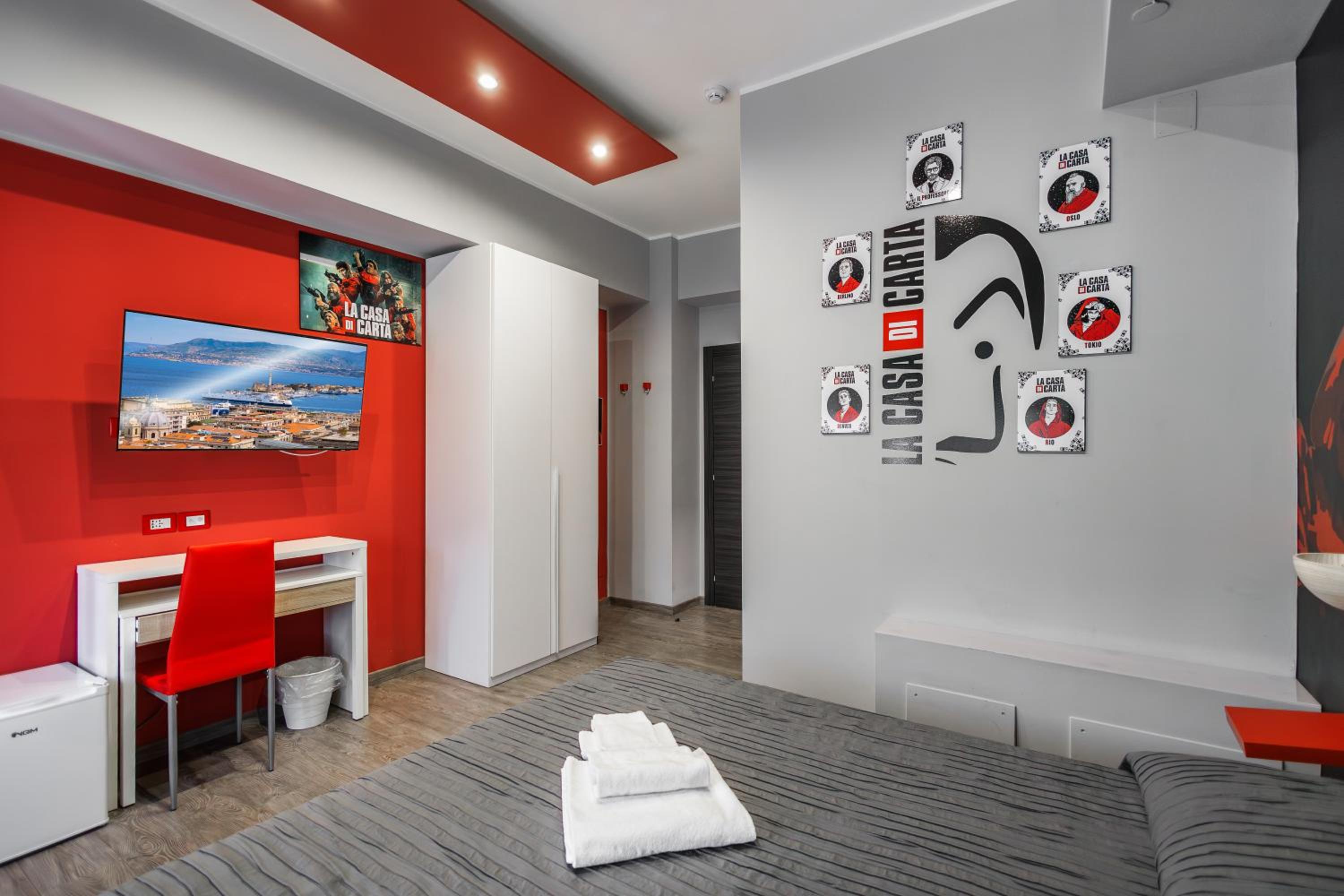 Double Room with Private Bathroom - Photo 9