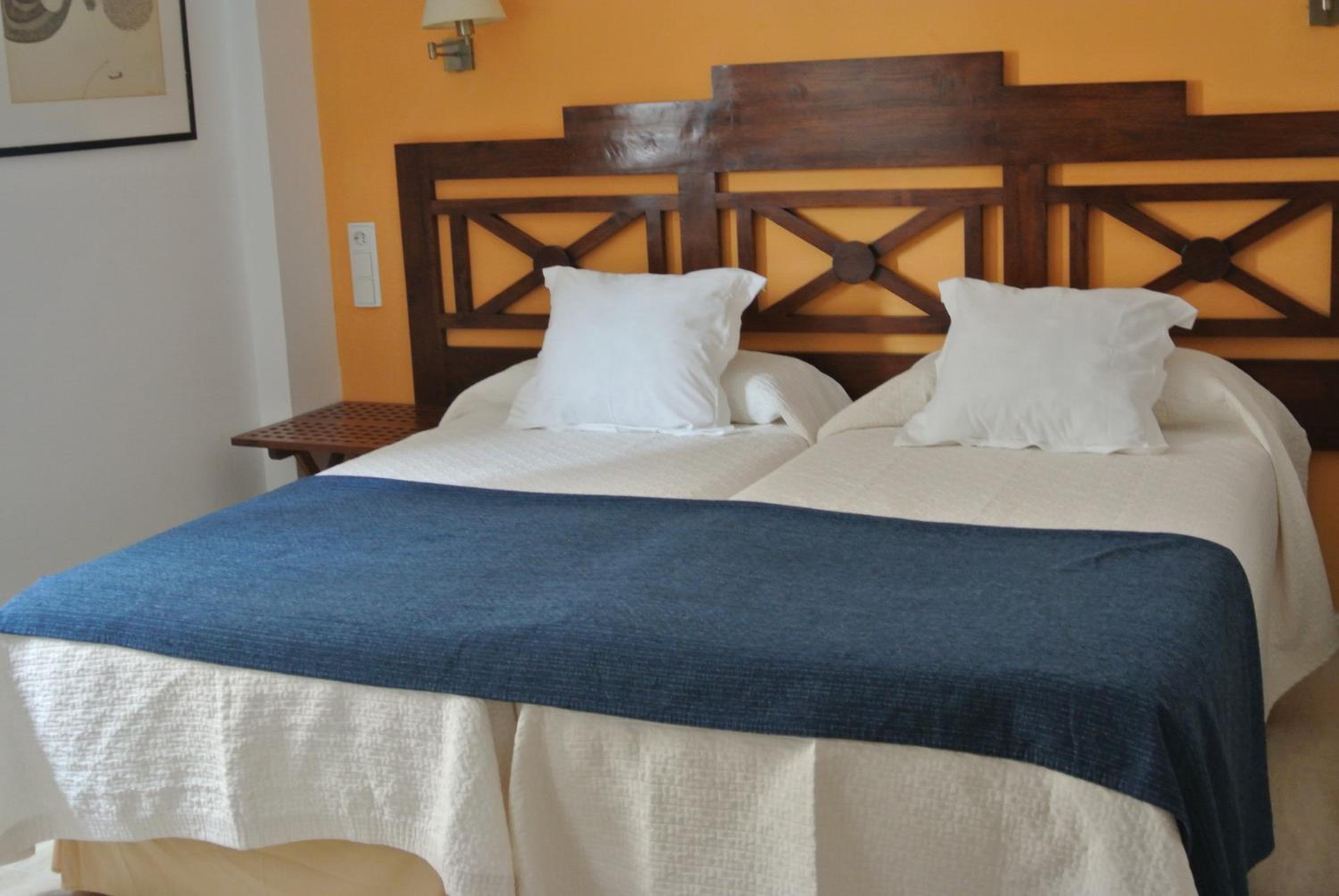 Double or Twin Room - Photo 7