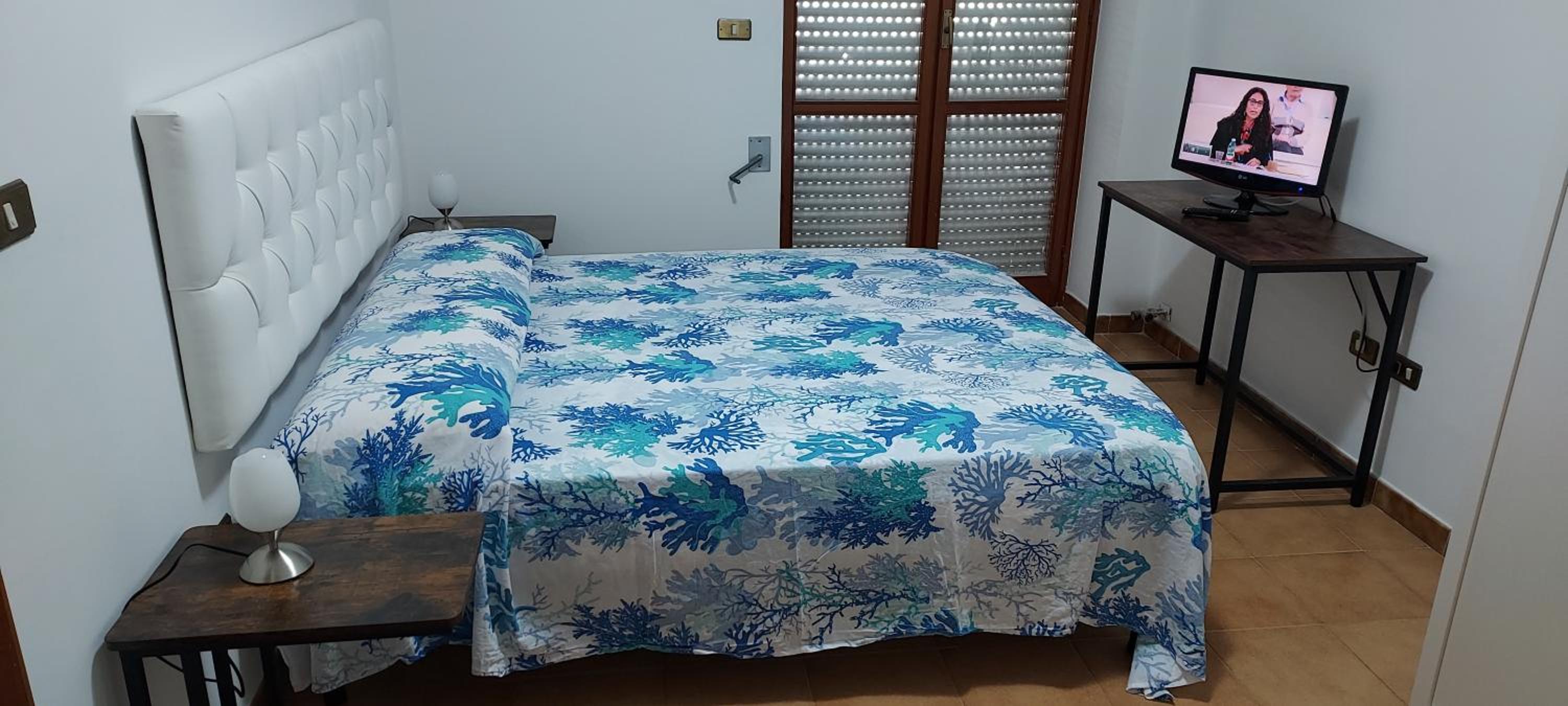 Two-Bedroom House - Photo 8