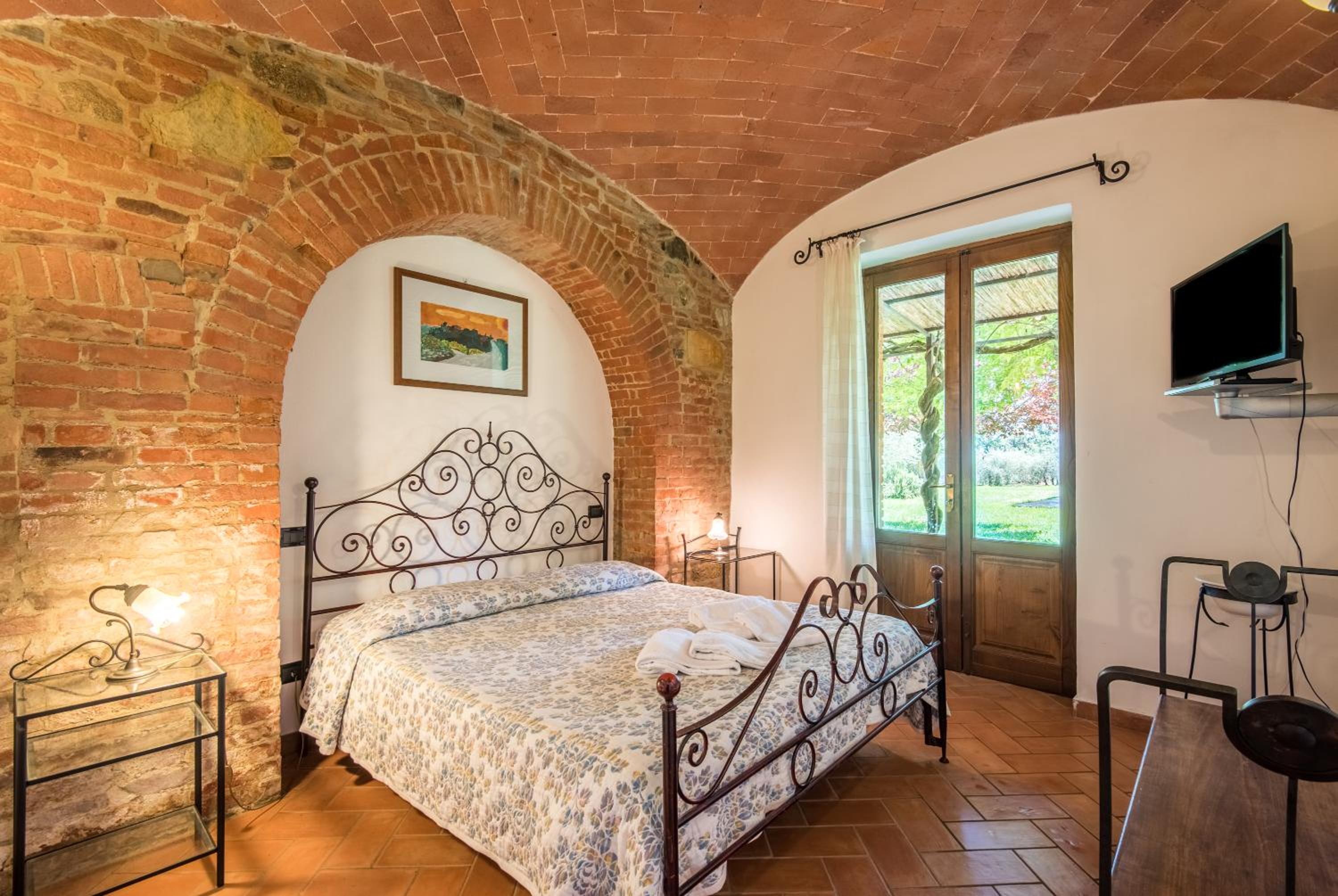 Superior One-Bedroom Apartment