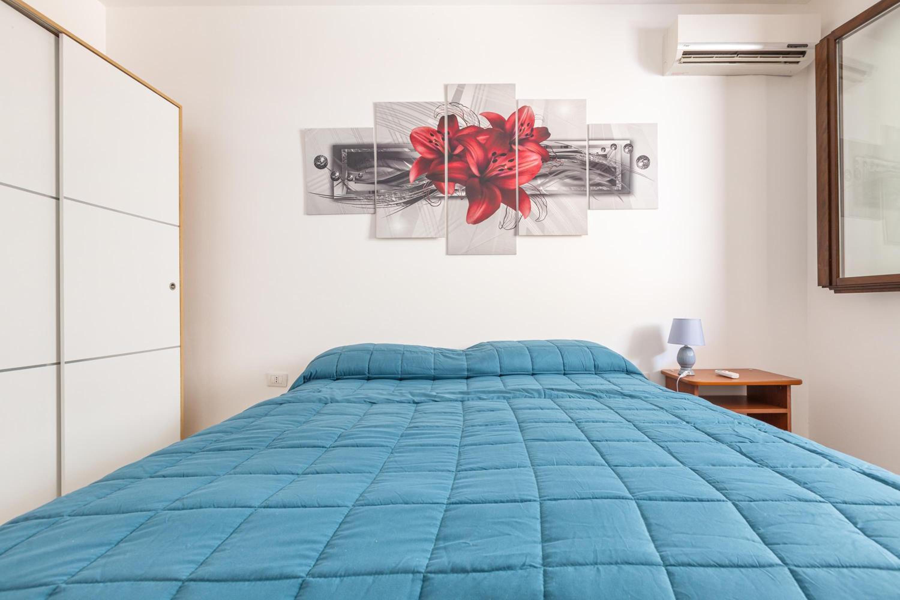 Two-Bedroom House photo 2