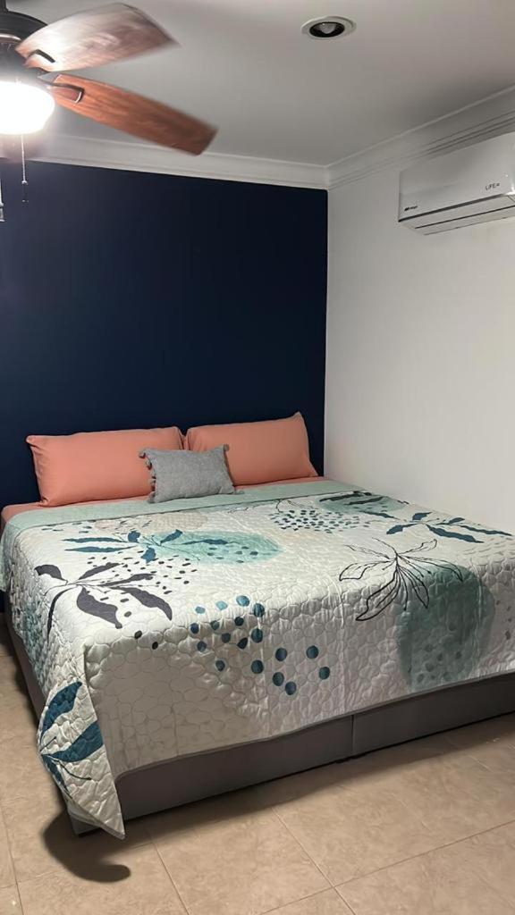 Four-Bedroom House photo 1