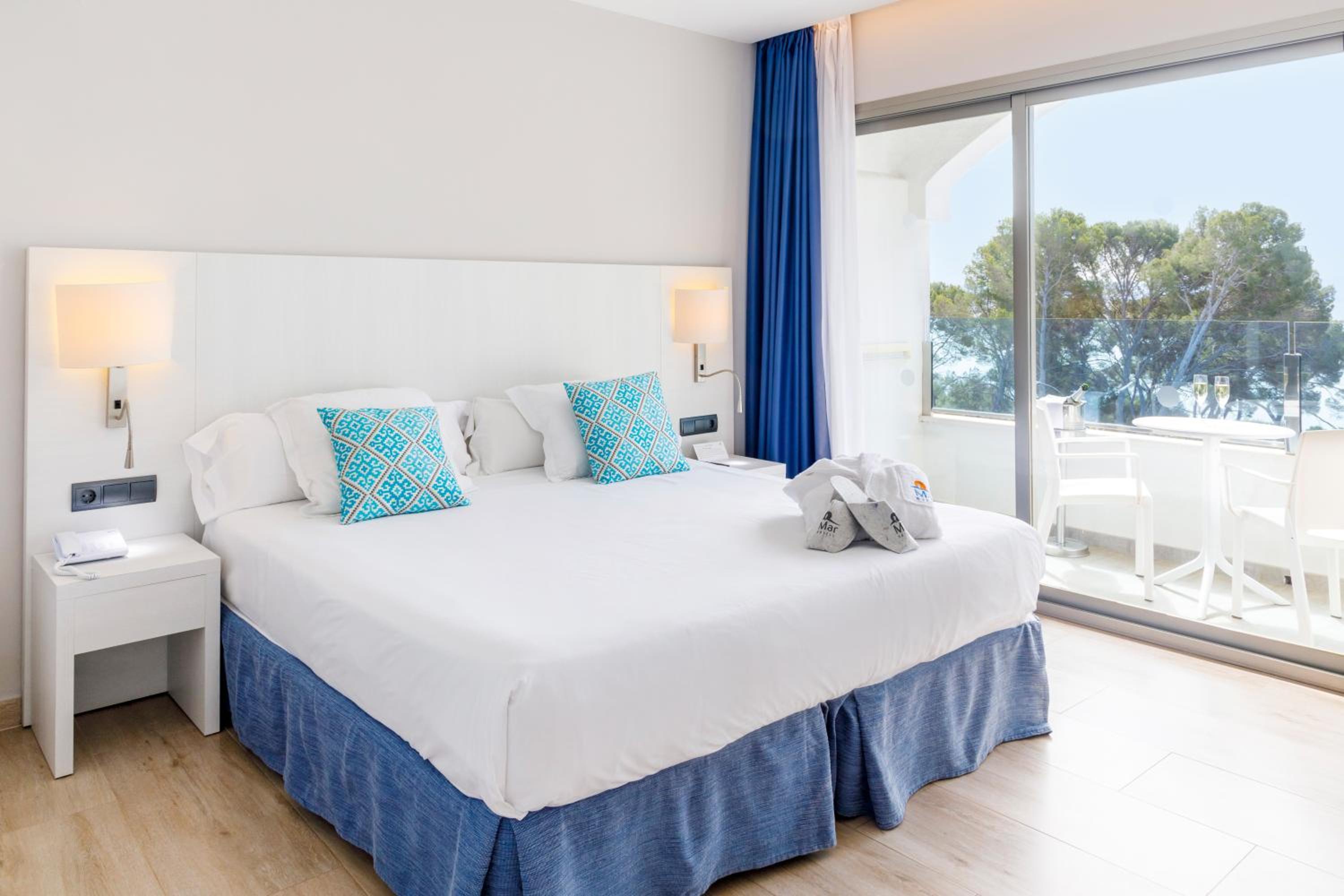 Suite Junior con Vista al Mar (2 Adultos + 1 Niño)