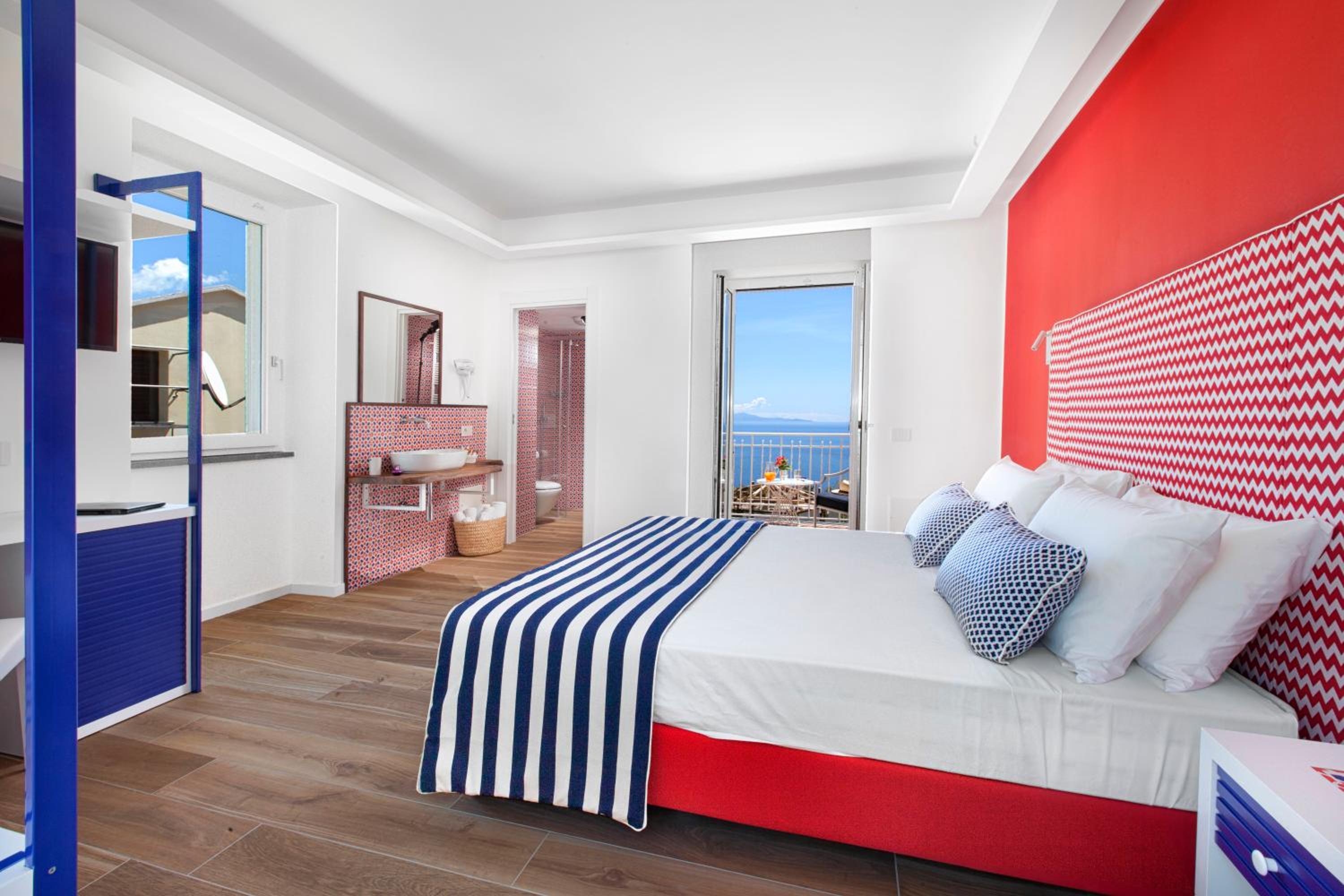 King Room with Sea View - Photo 4