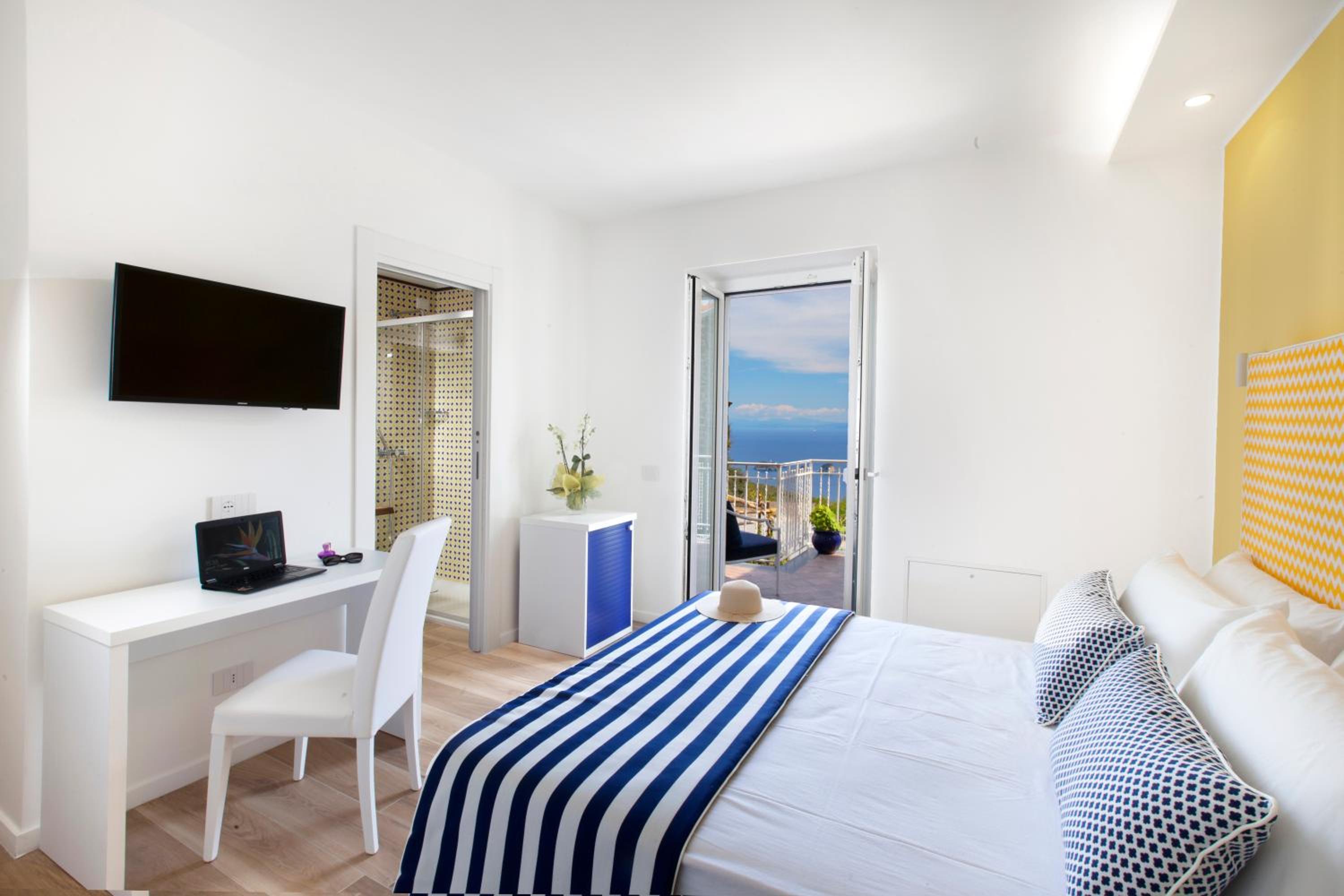 Queen Room with Sea View