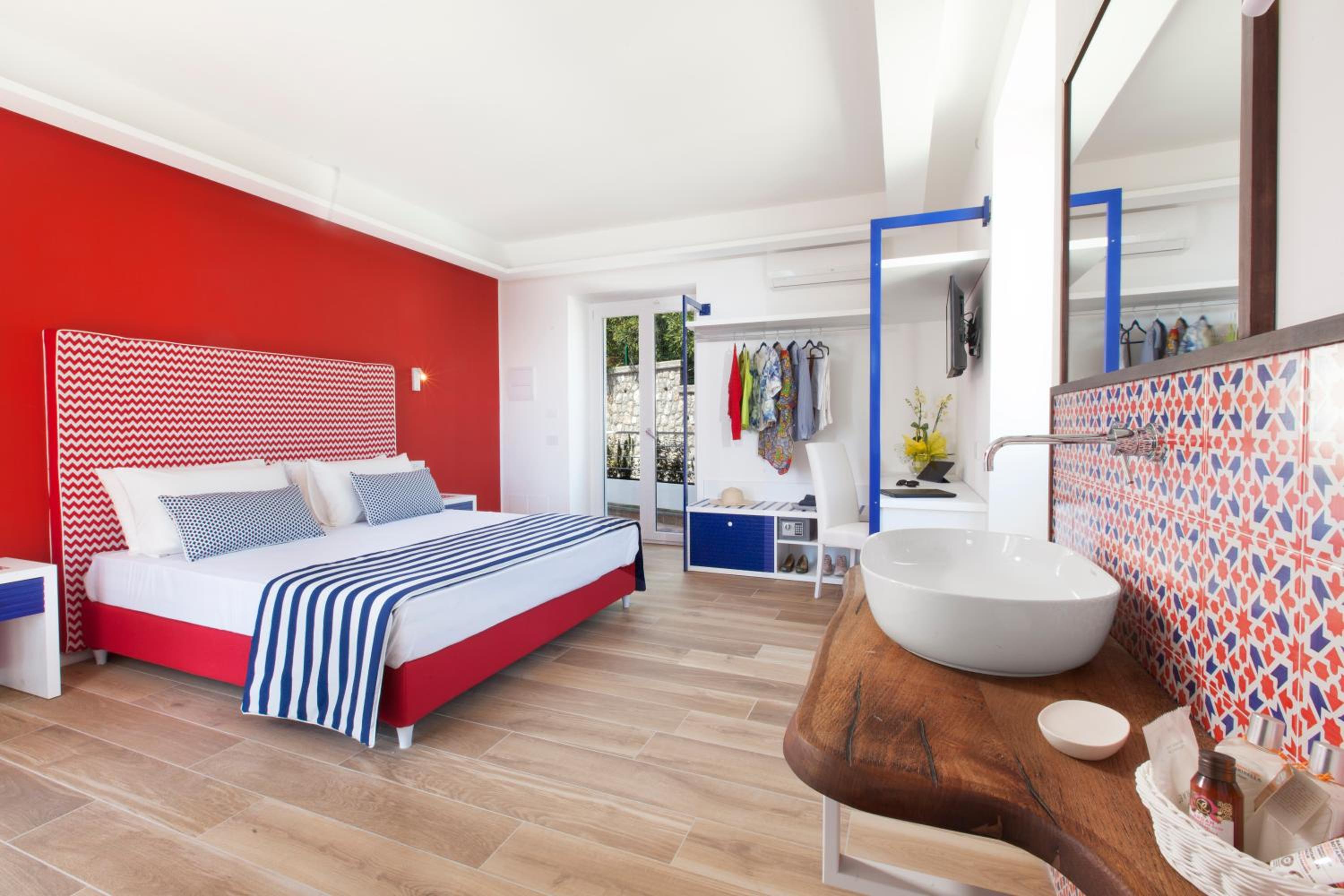 King Room with Sea View - Photo 6