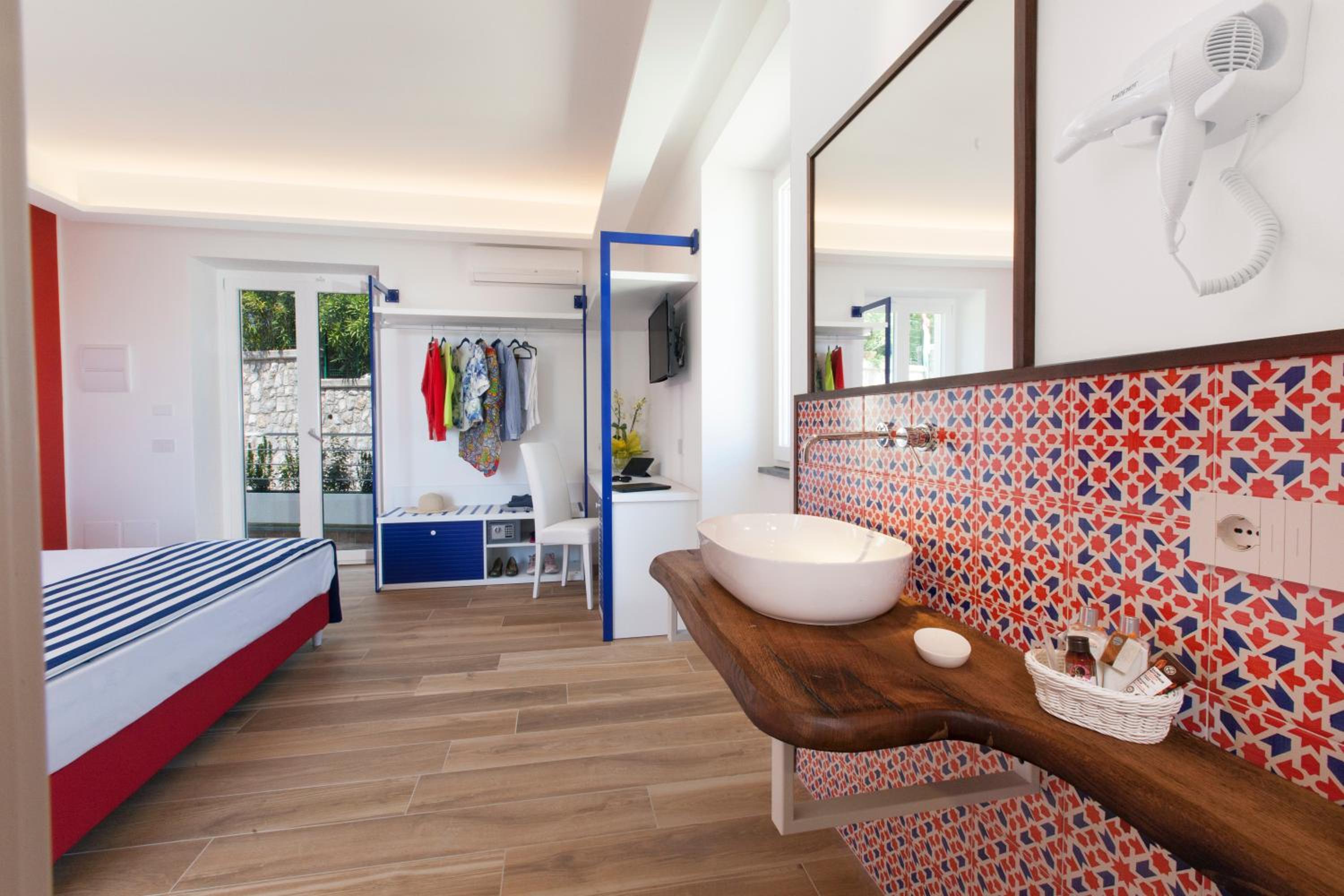 King Room with Sea View - Photo 7