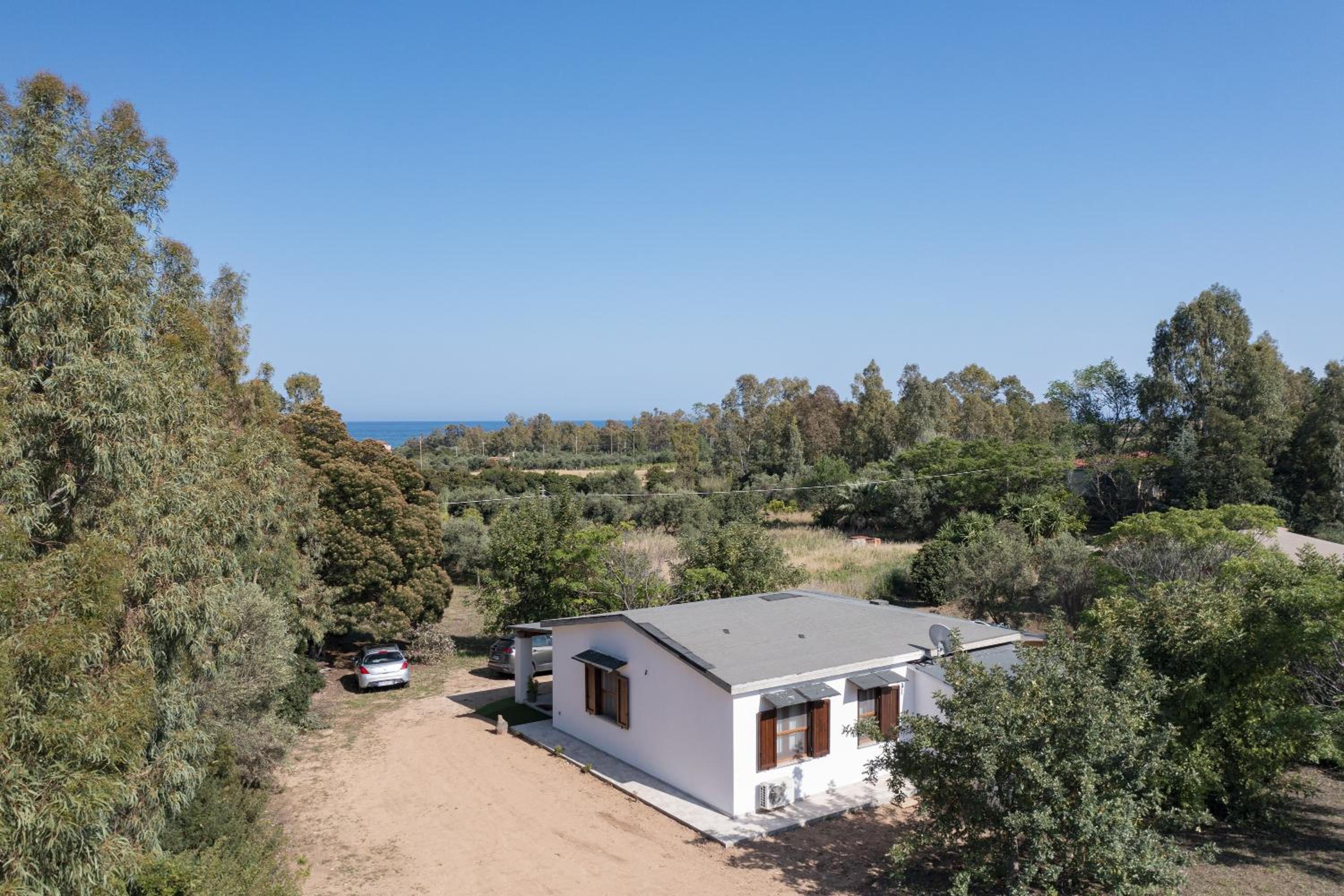Three-Bedroom House photo 2