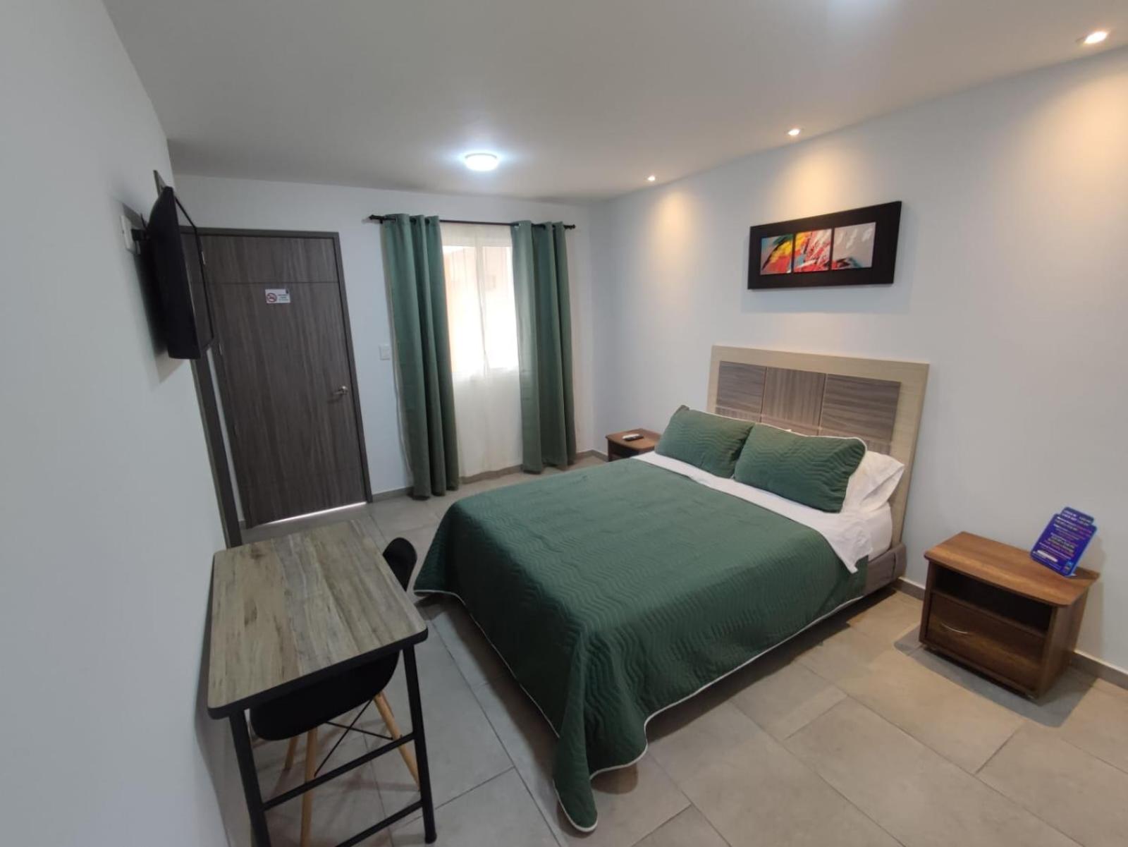 Large Double Room photo 1