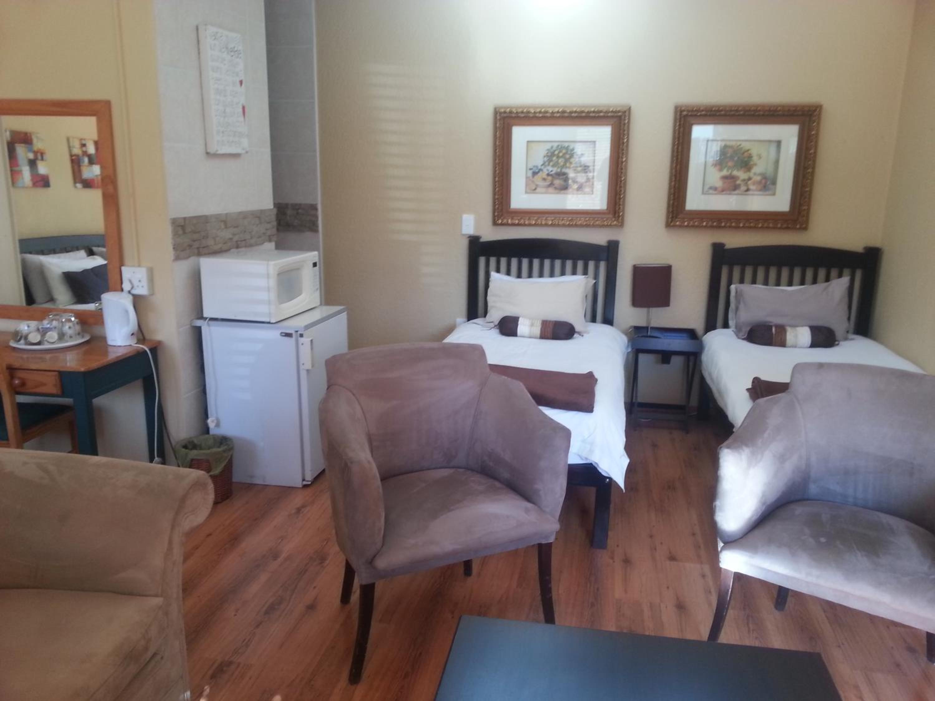 Family Room - Photo 11
