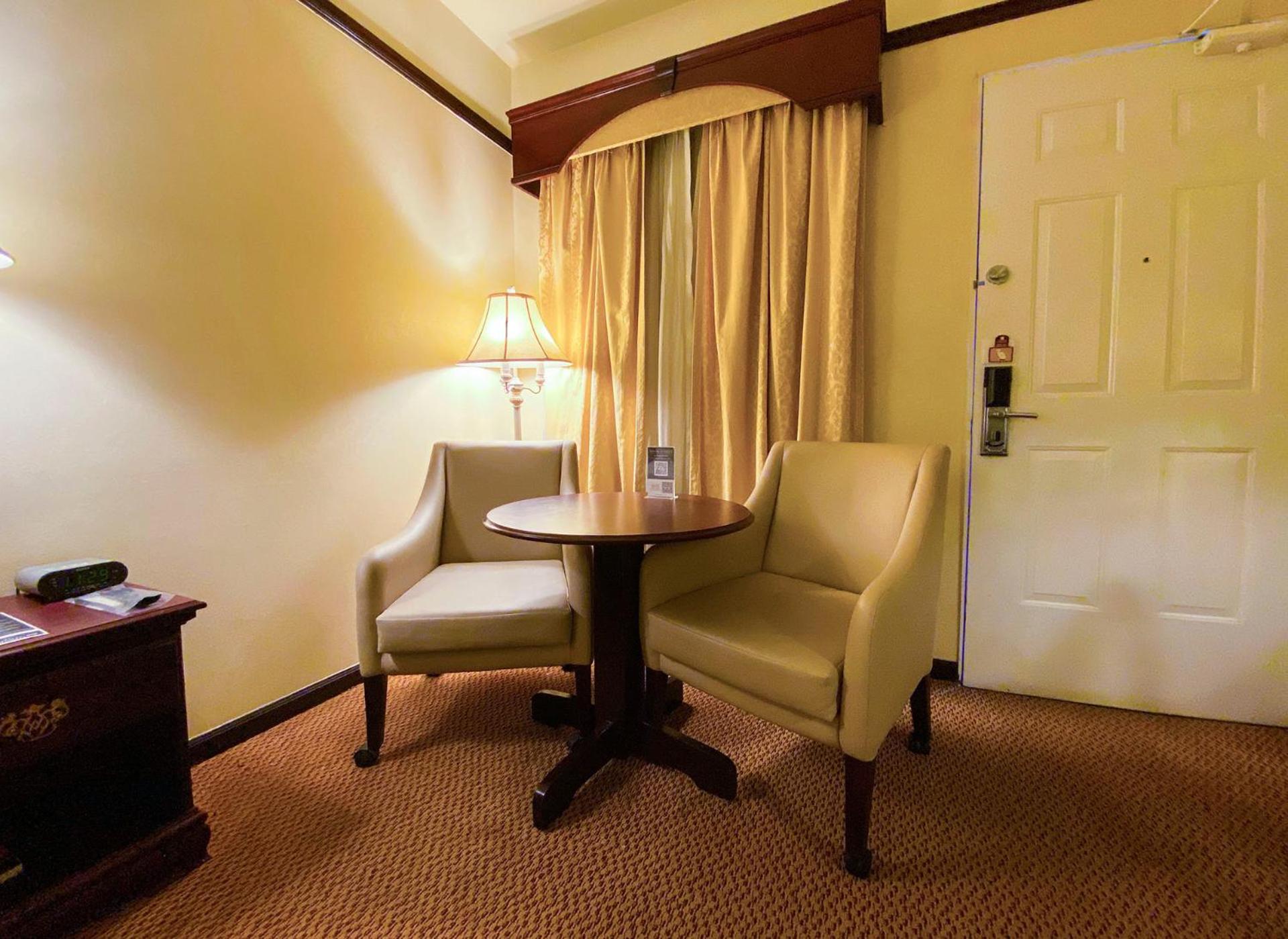 Double Room Tower 2 - Photo 4