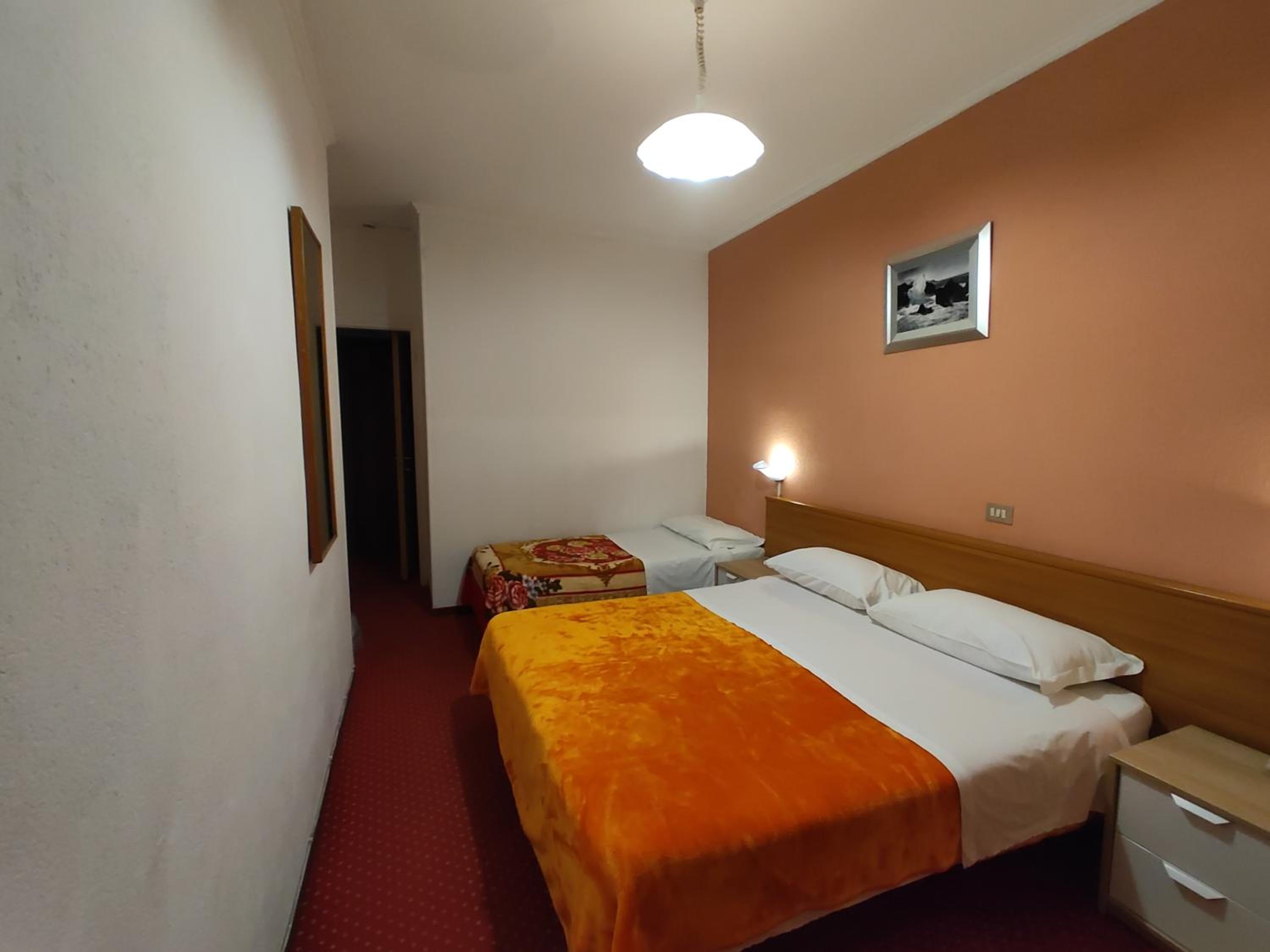 Triple Room - Photo 2
