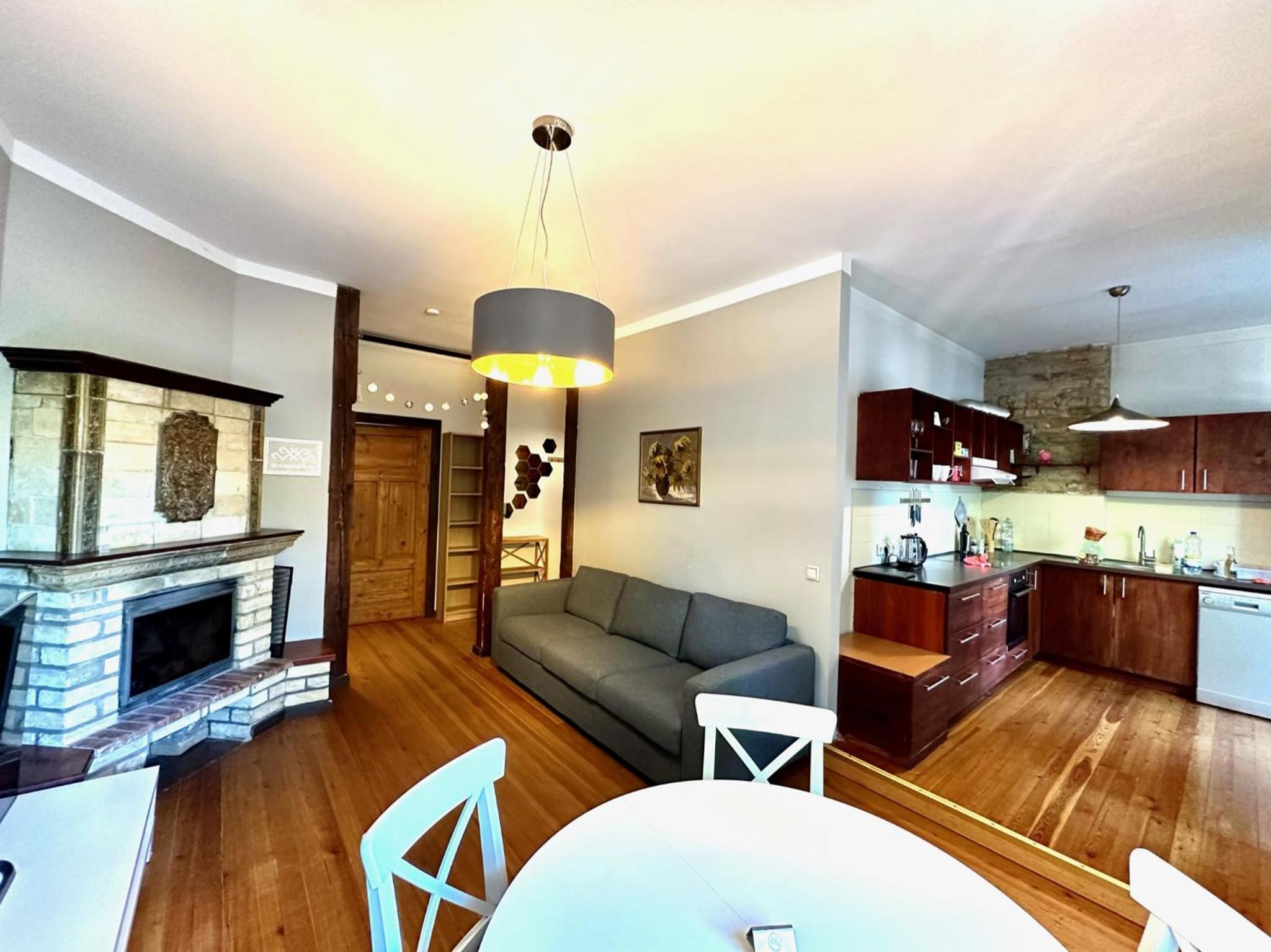 Three-Bedroom Apartment photo 3