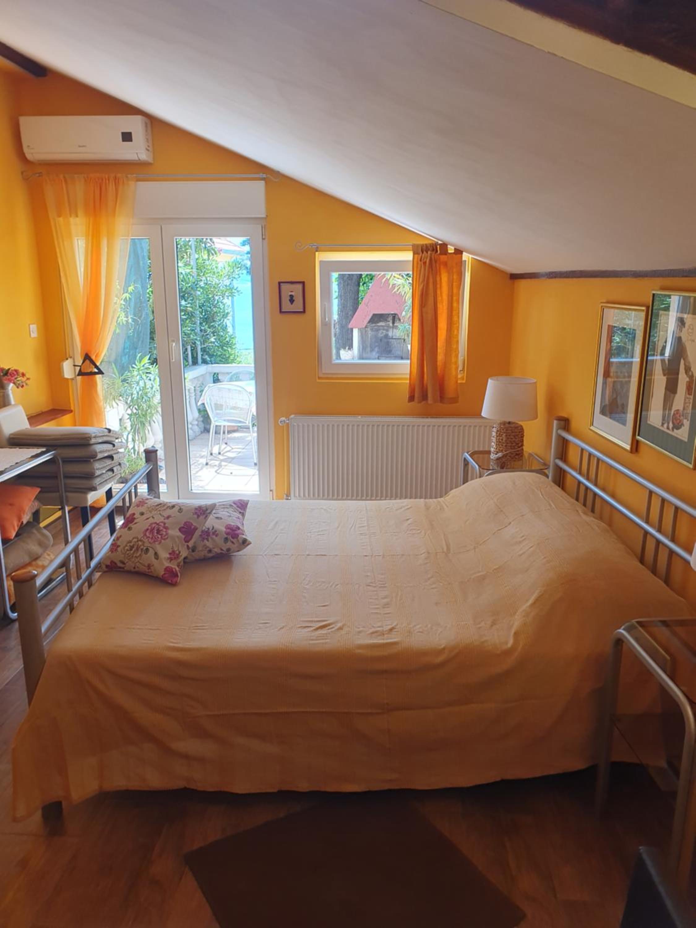 Studio Apartment with Sea View