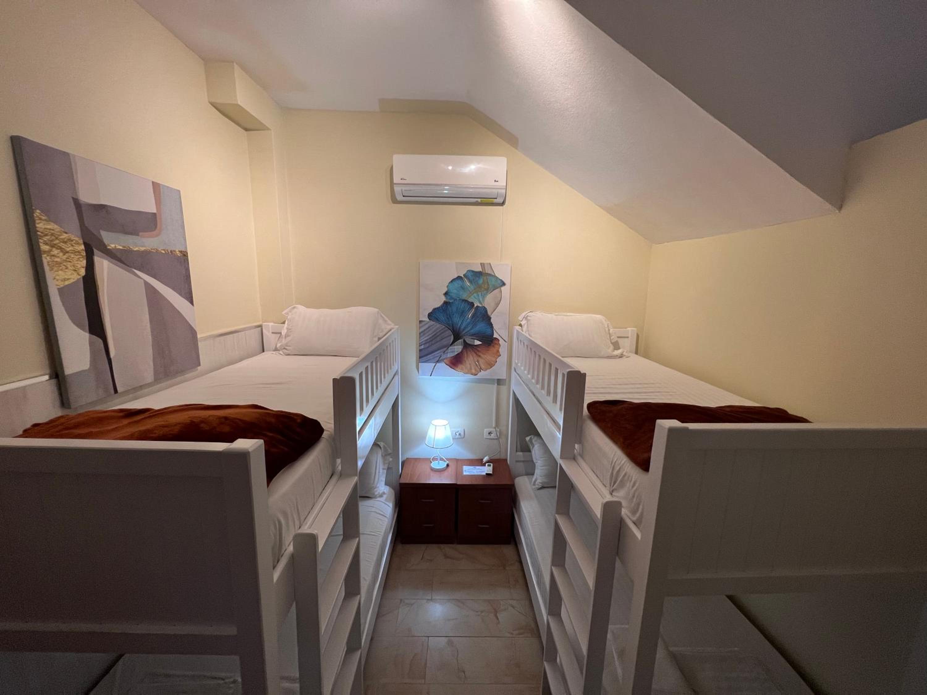 Quadruple Room with Private Bathroom