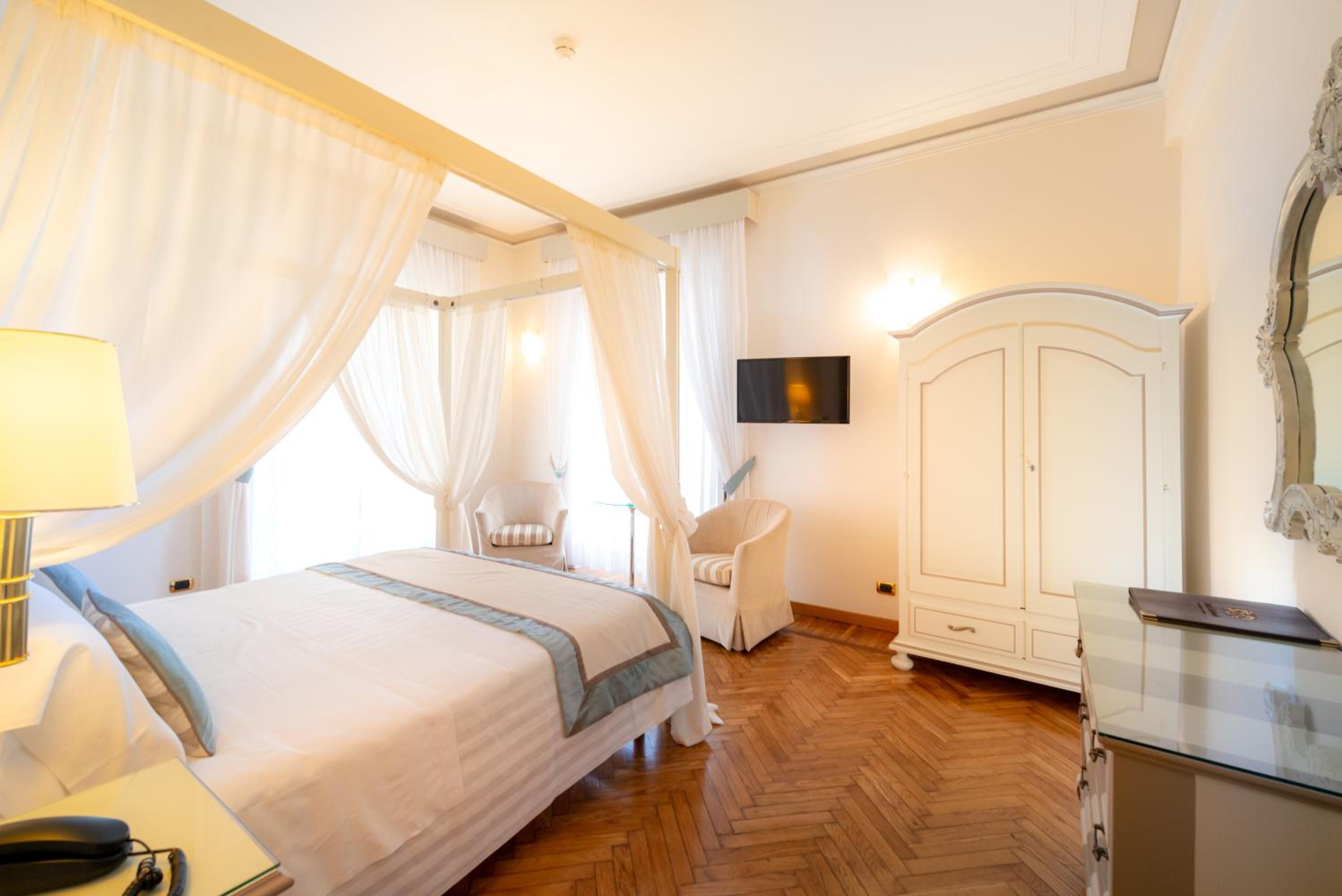 Superior Double Room - Photo 11