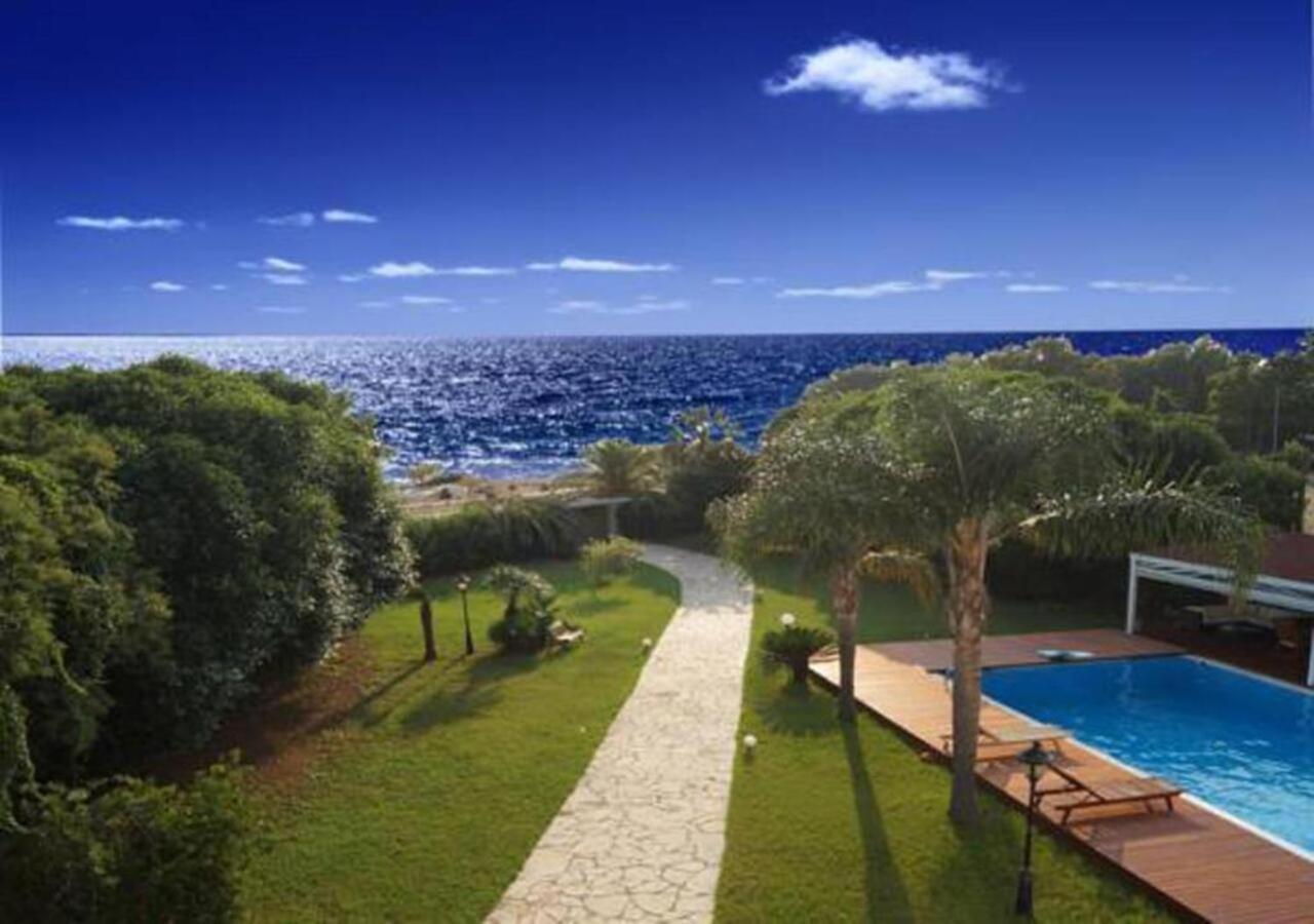 Deluxe Suite with Sea View photo 2
