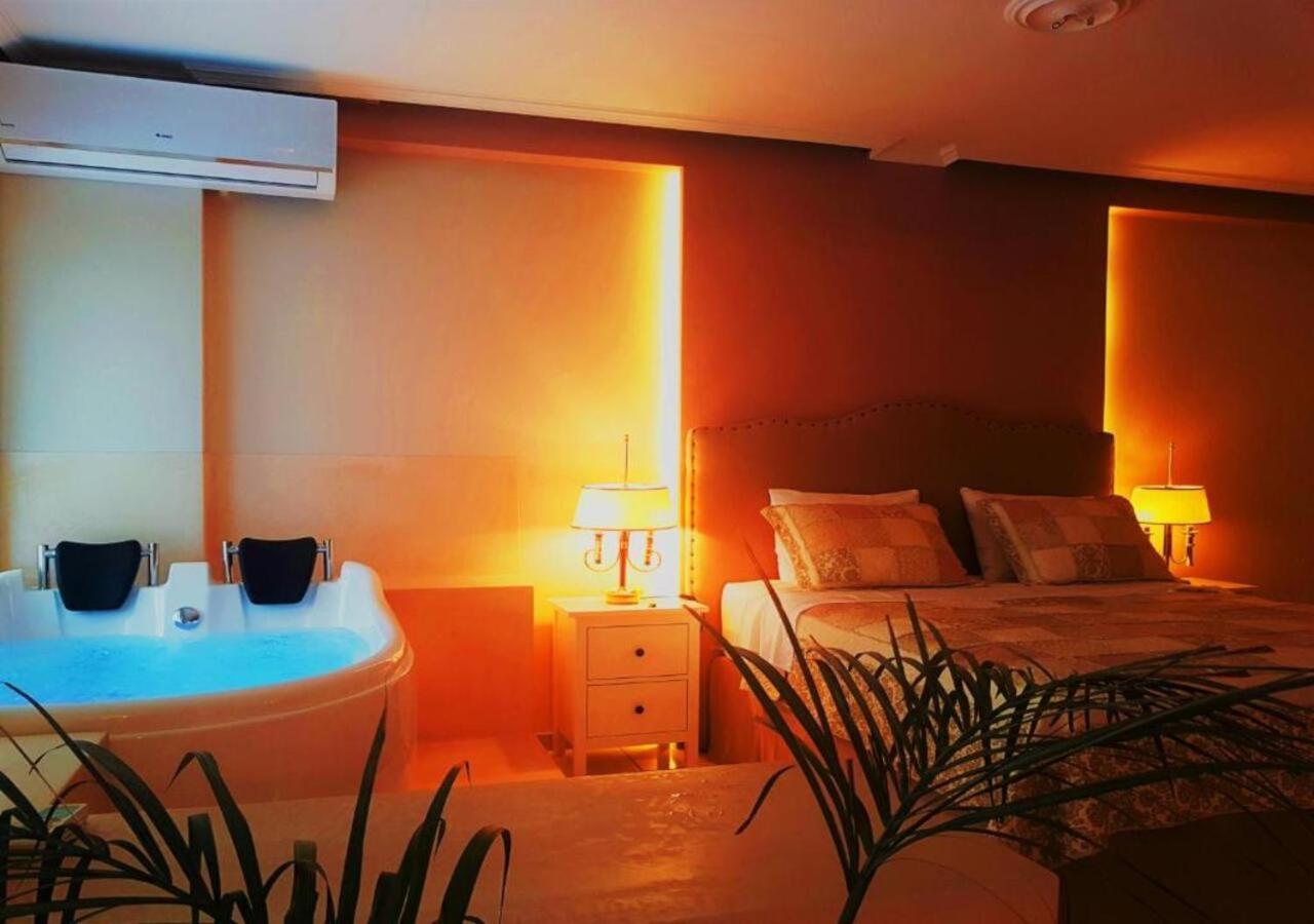 King Suite with Sea View photo 1
