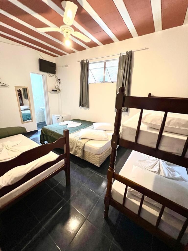 Quadruple Room with Private Bathroom - Photo 2