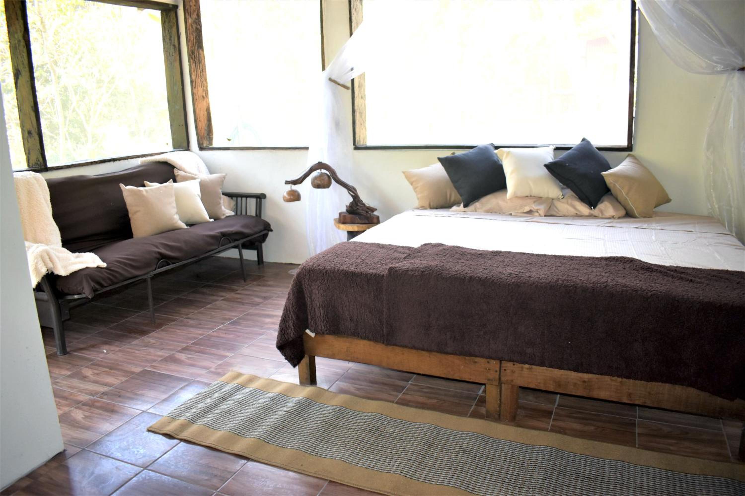 One-Bedroom Apartment - Photo 12
