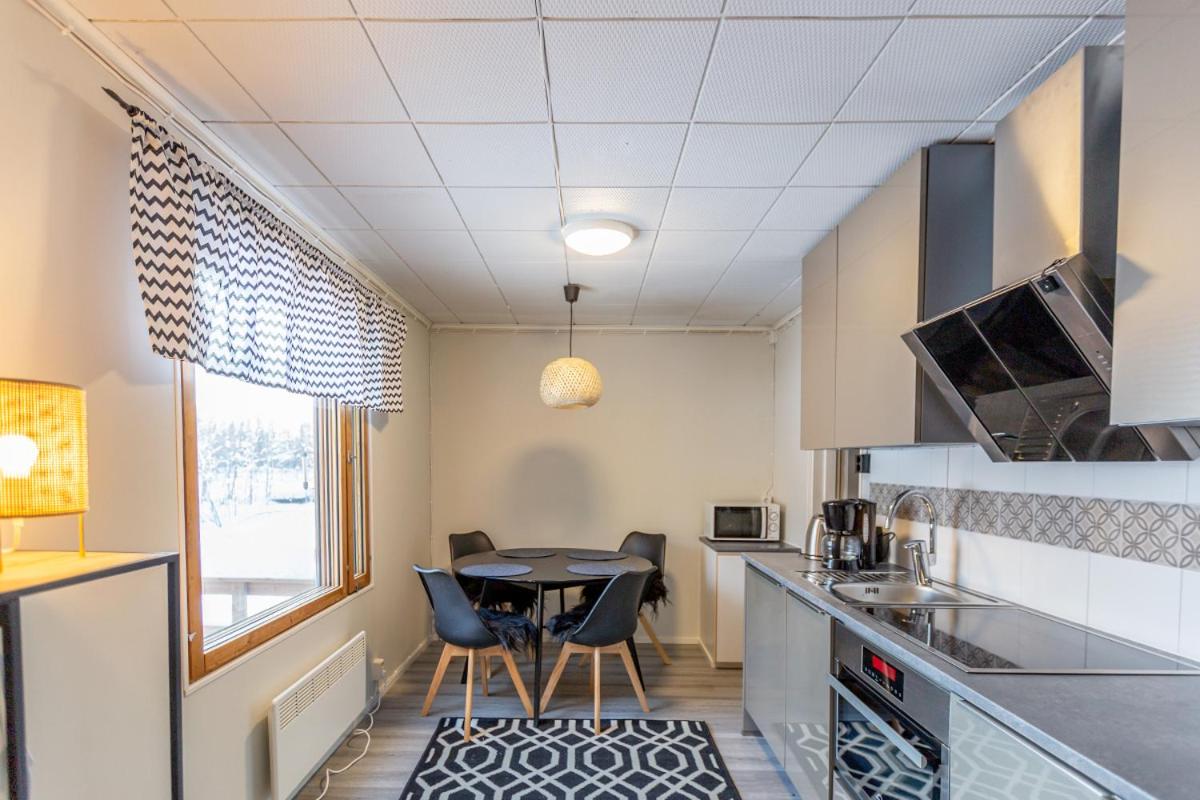 Two-Bedroom House - Photo 18