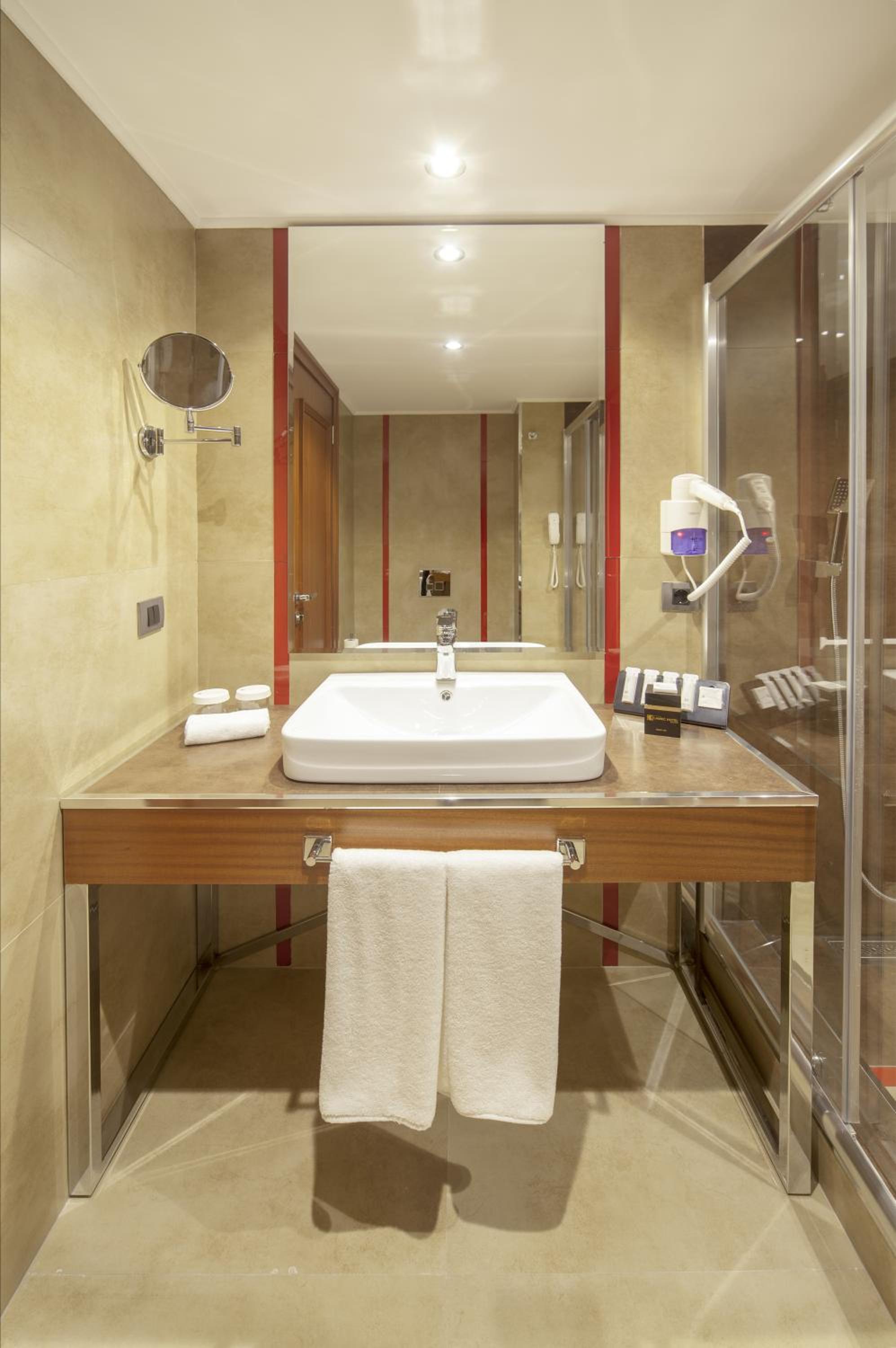 Standard Double or Twin Room photo 2
