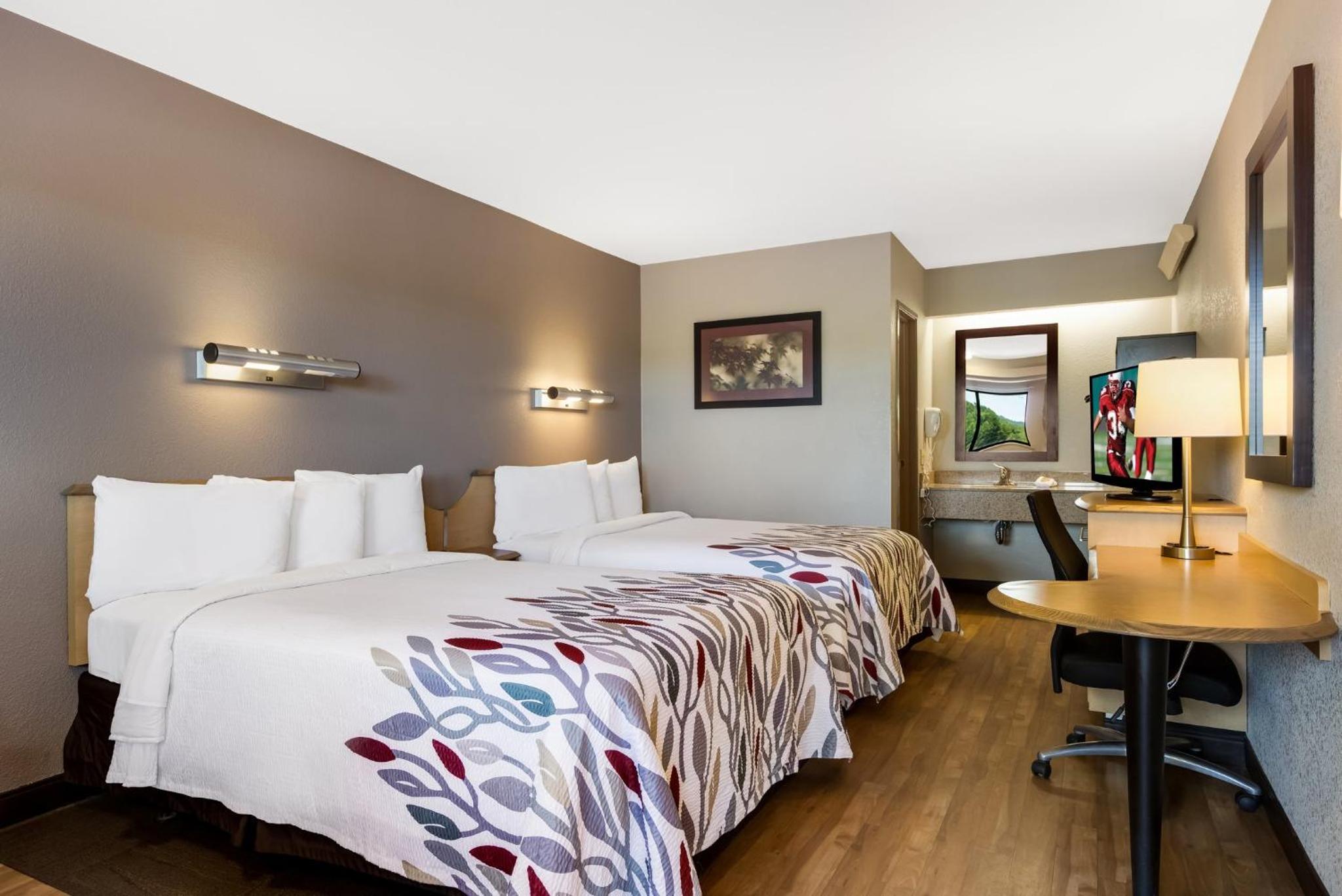 Deluxe Room with Two Double Beds Smoke Free - Photo 4