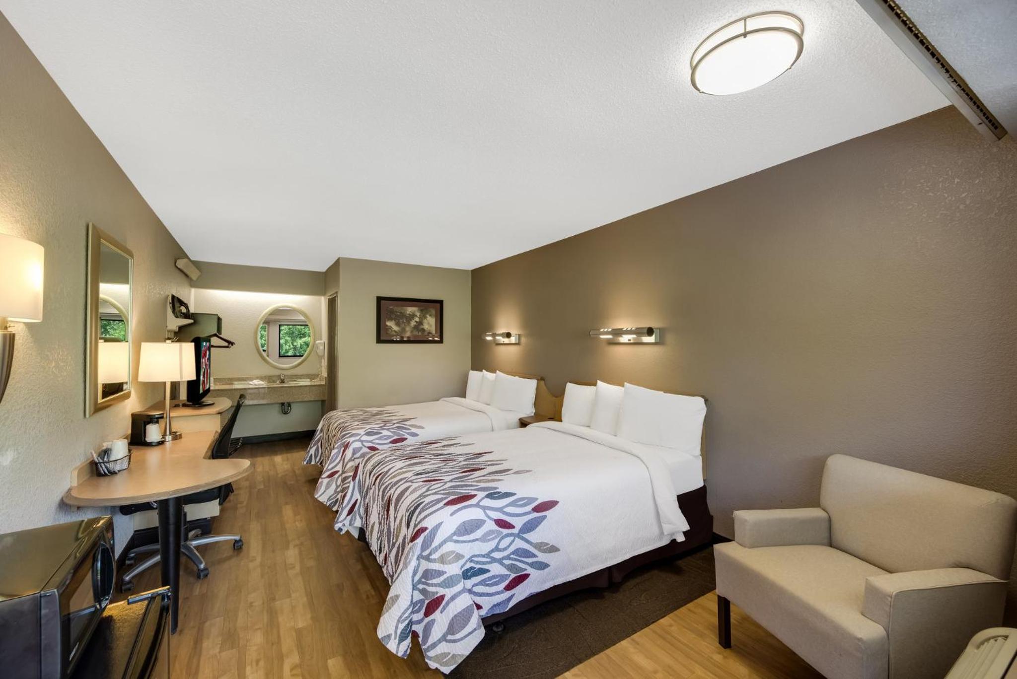 Deluxe Room with Two Double Beds Smoke Free - Photo 1