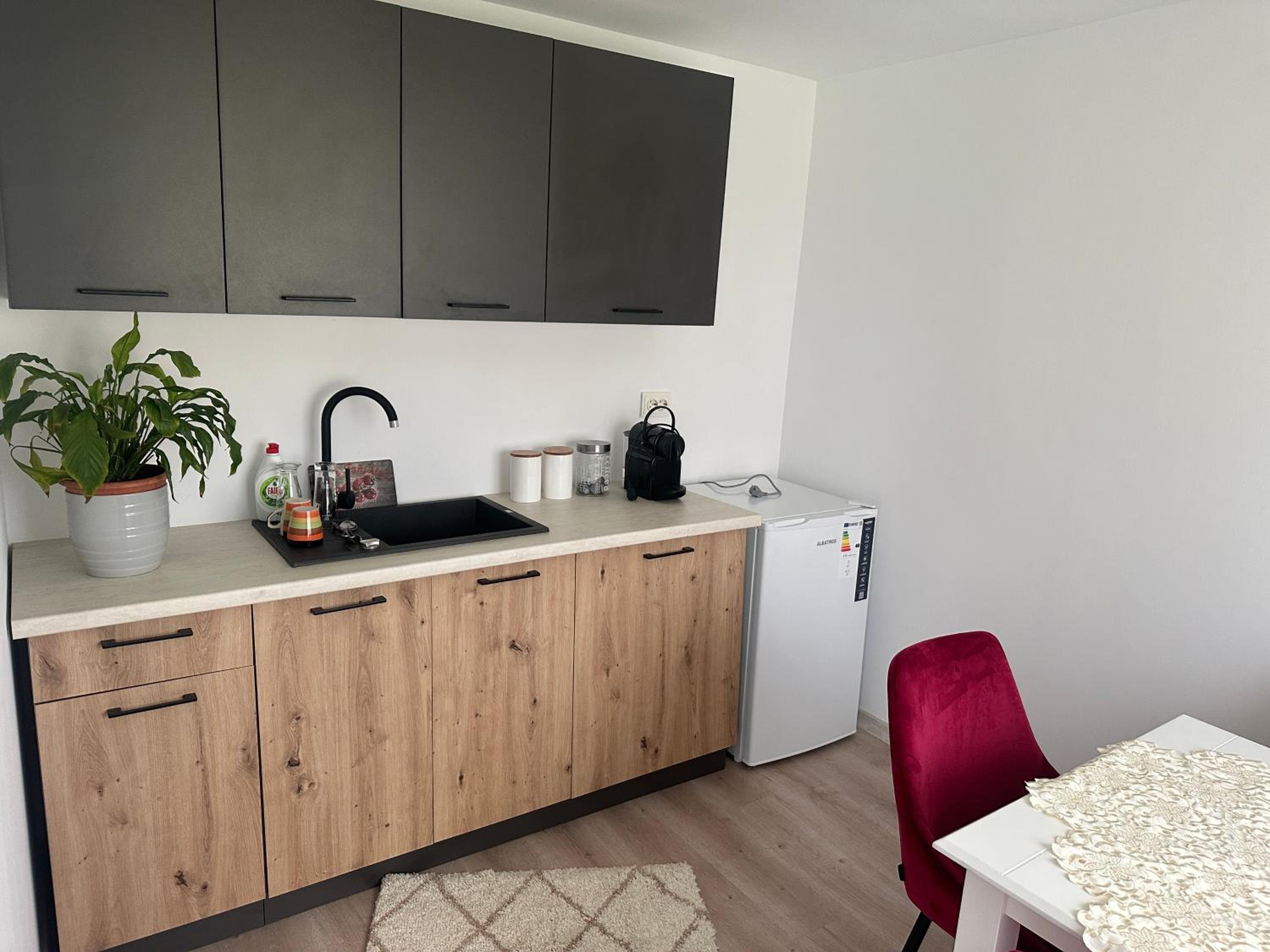 One-Bedroom House - Photo 10