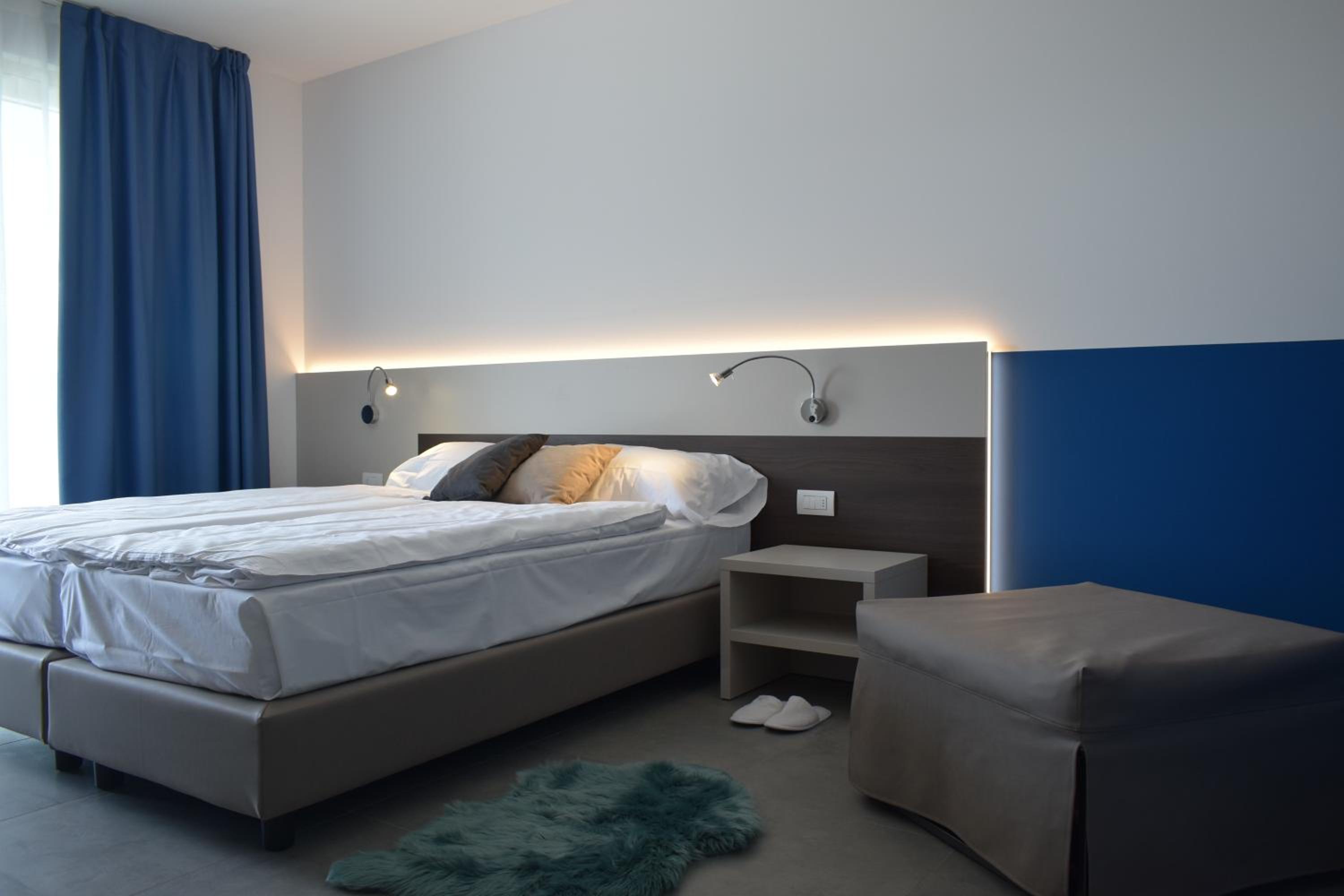 Superior Double Room with Lake View - Photo 1