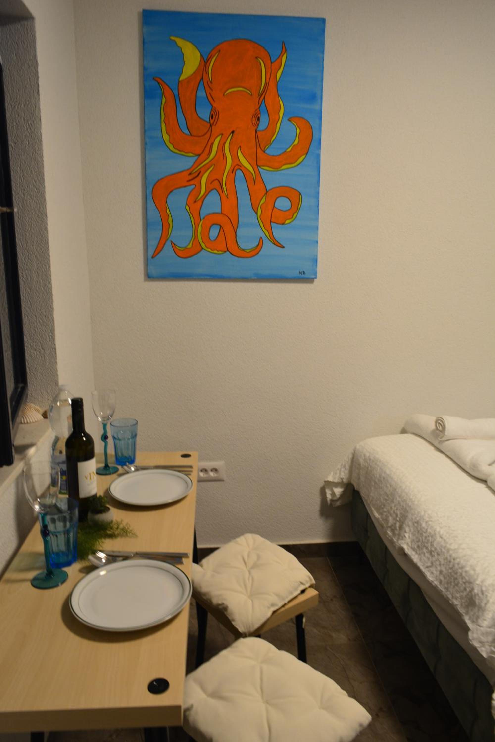One-Bedroom Apartment photo 3