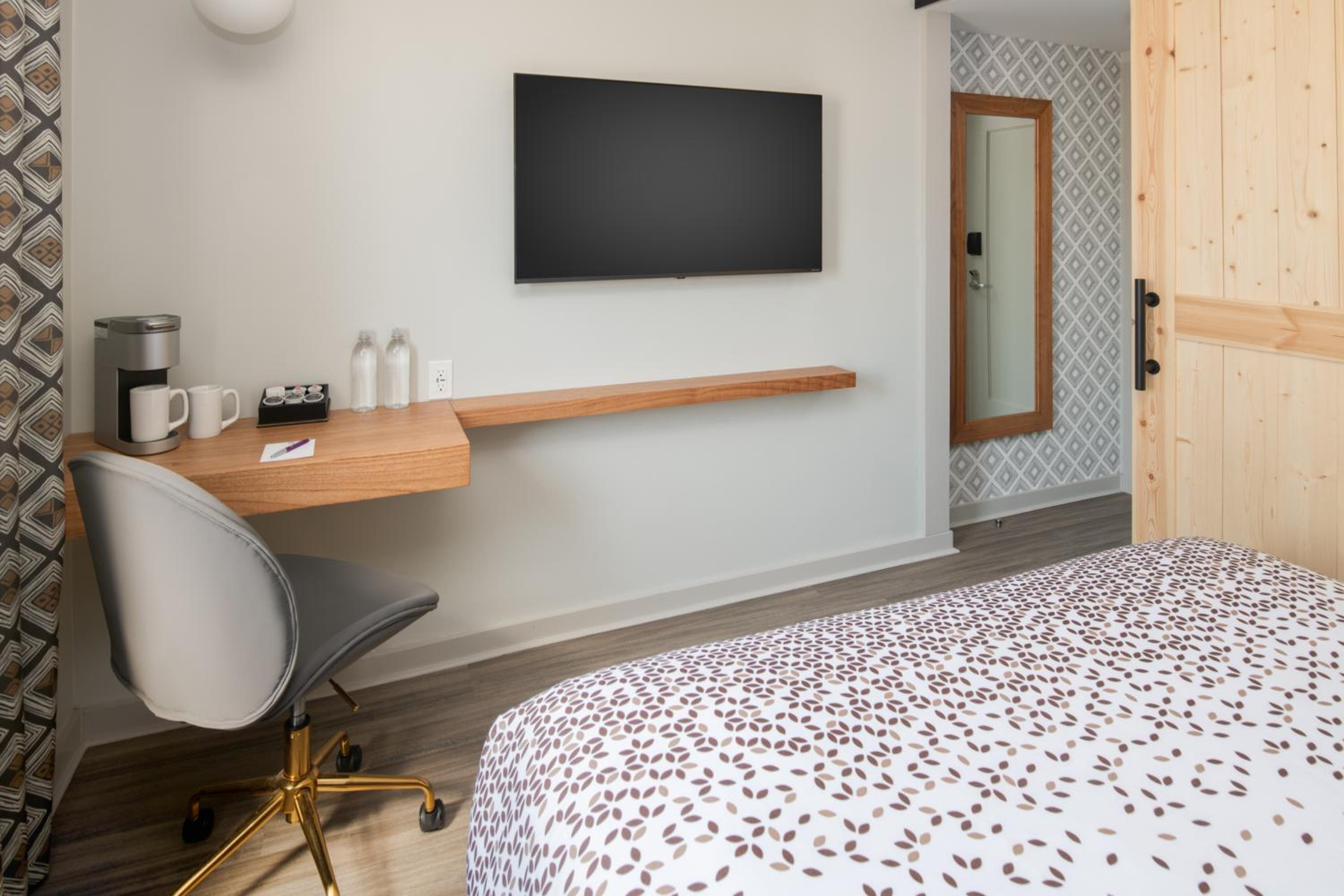 Standard Queen Room - Photo 1