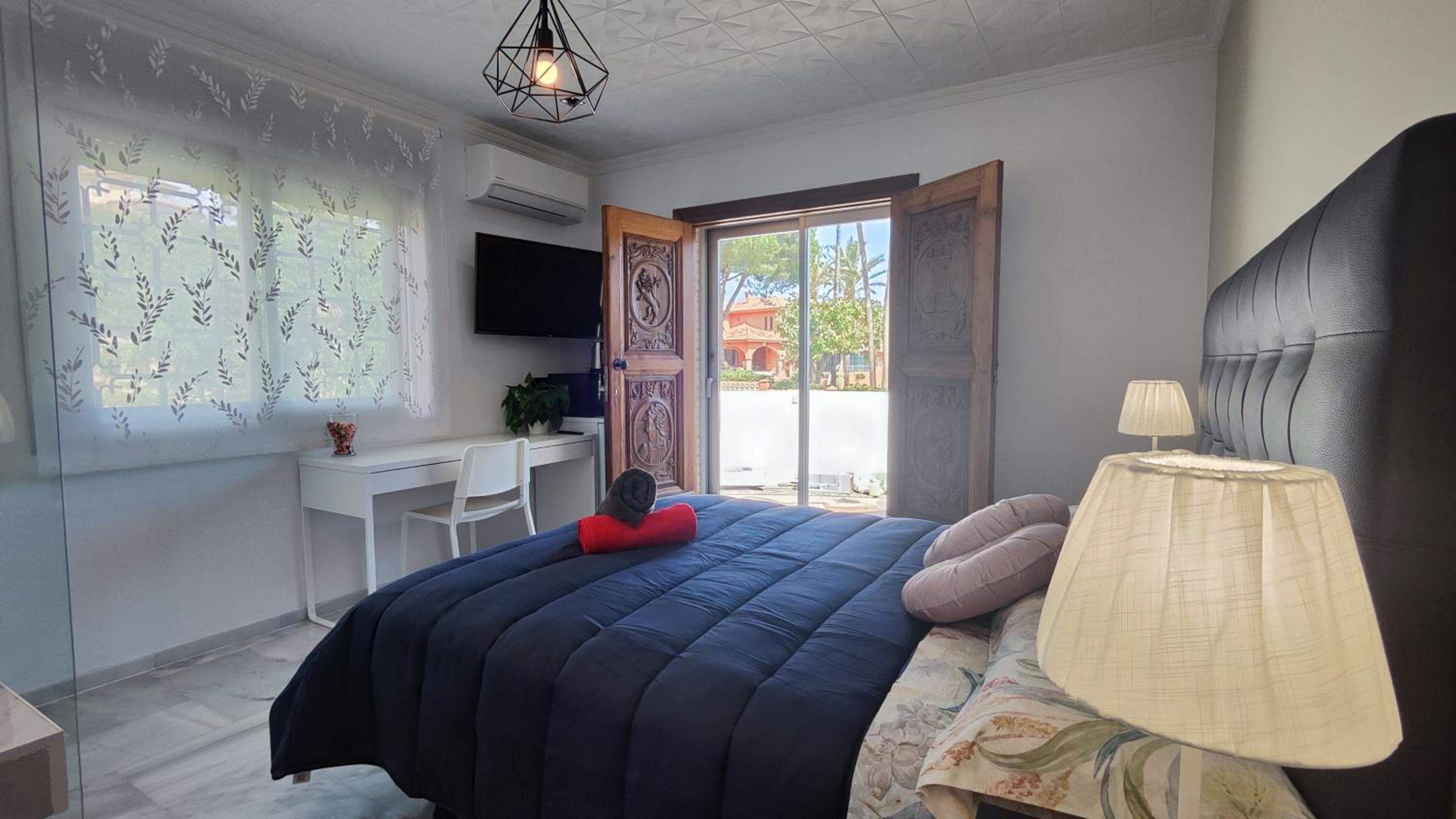 Double Room with Garden View - Photo 8