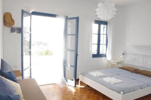 Studio Apartment with Sea View photo 1