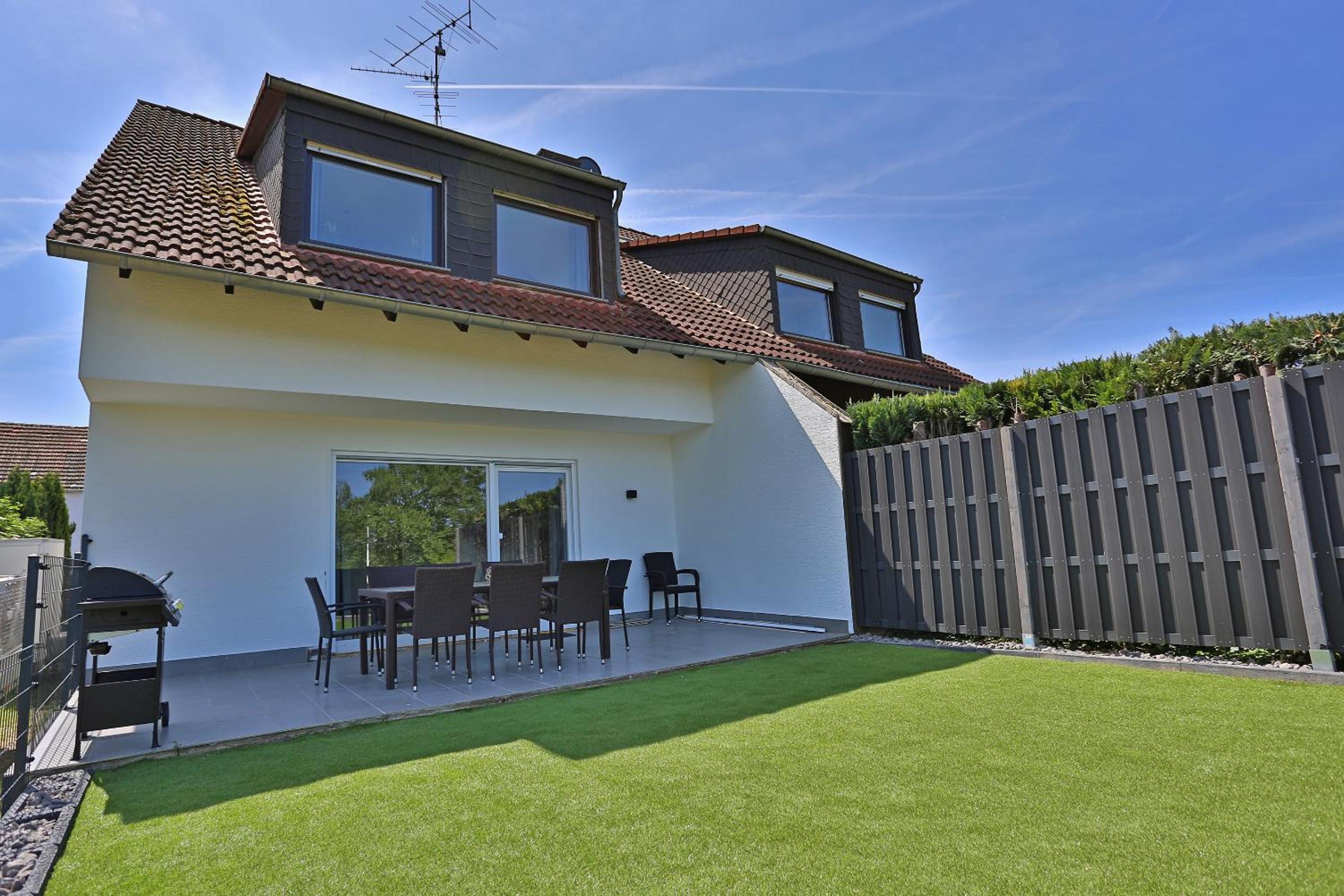 Four-Bedroom House photo 3