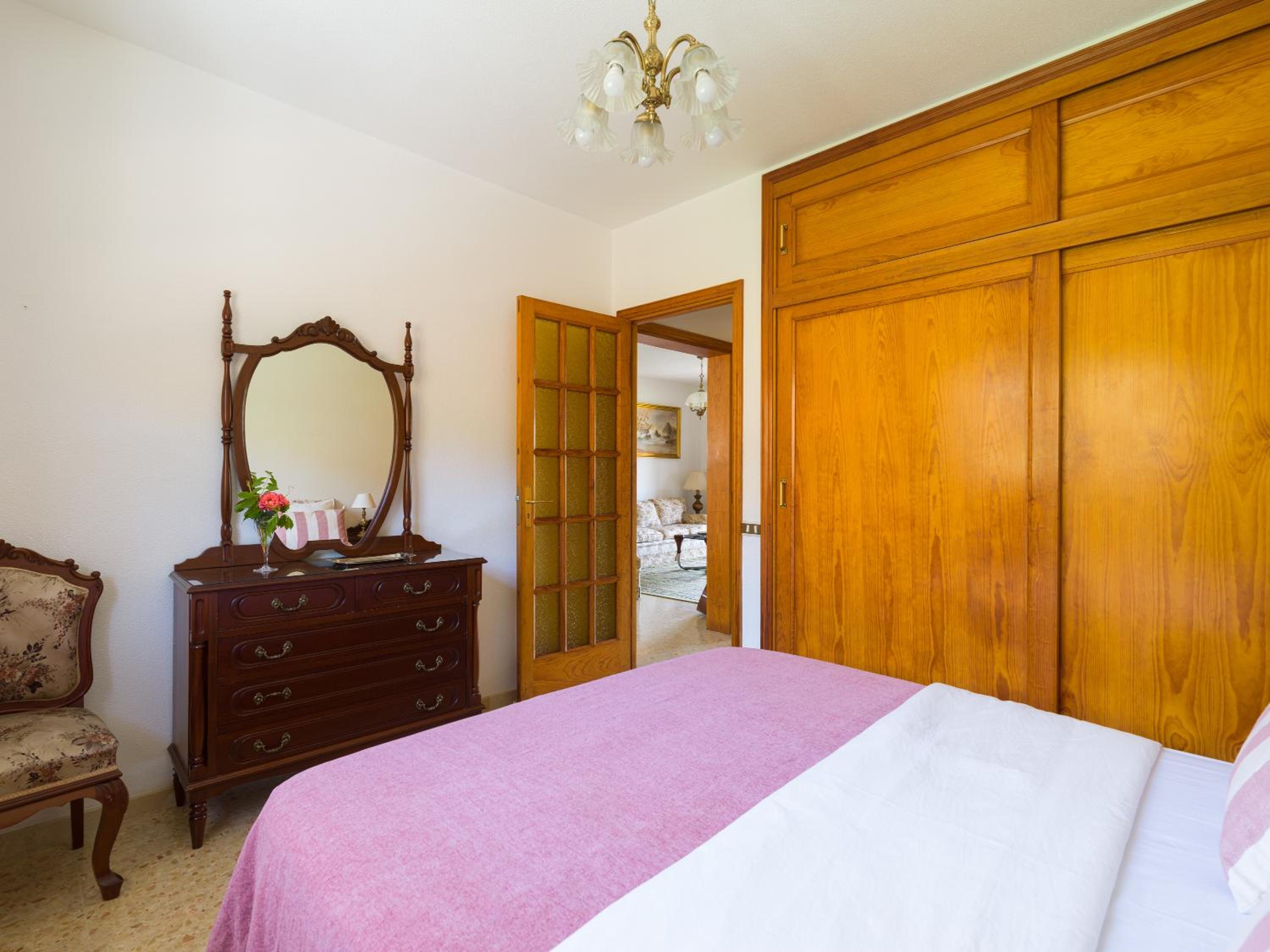 Four-Bedroom House photo 2