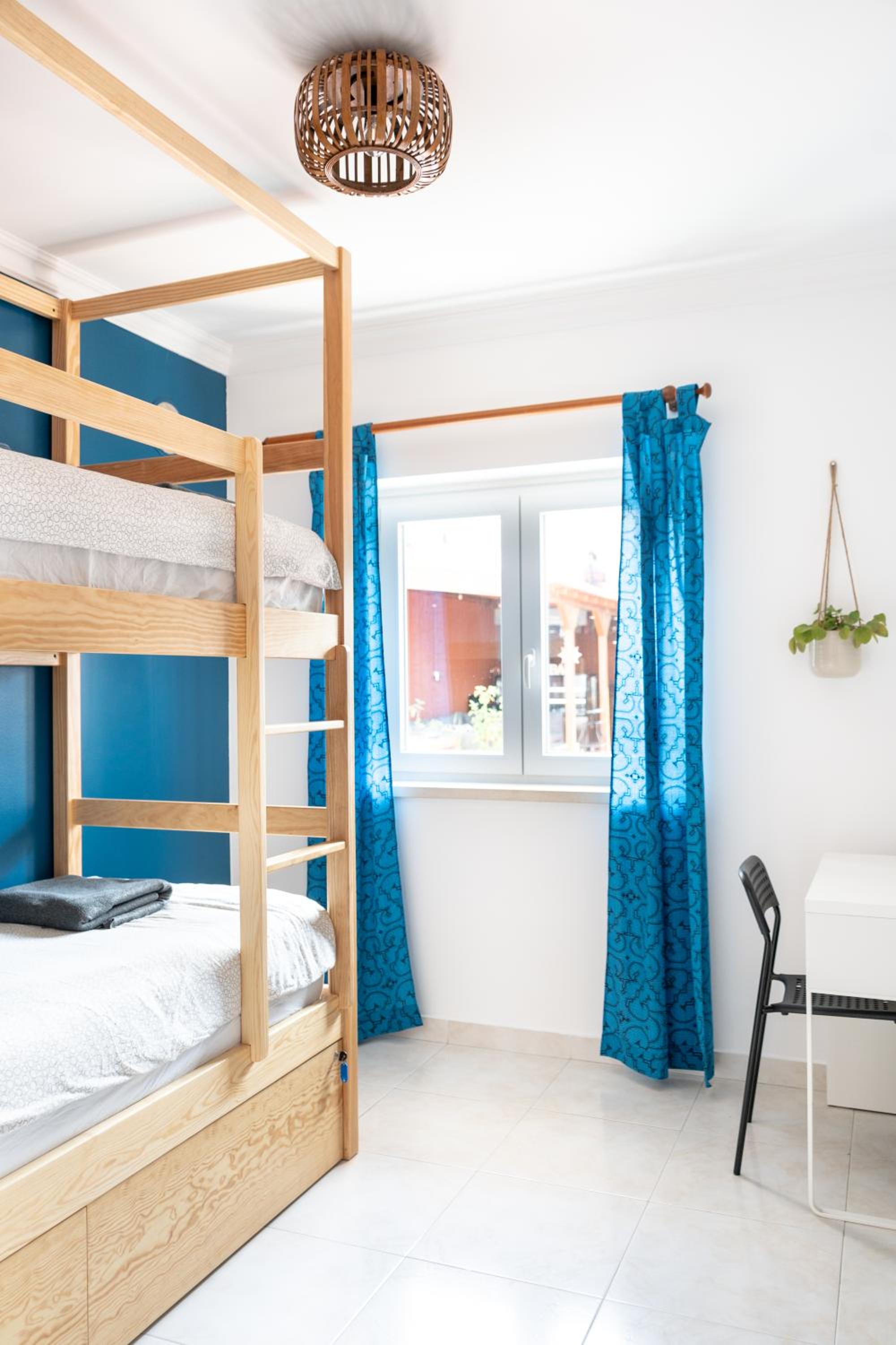 Single Bed in Mixed Dormitory Room