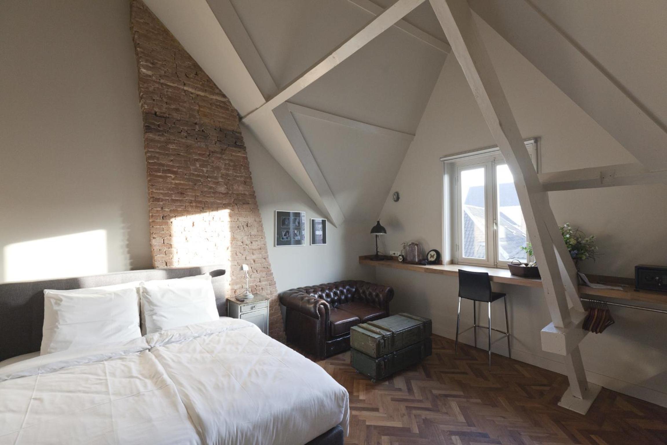 Double Room - Photo 6