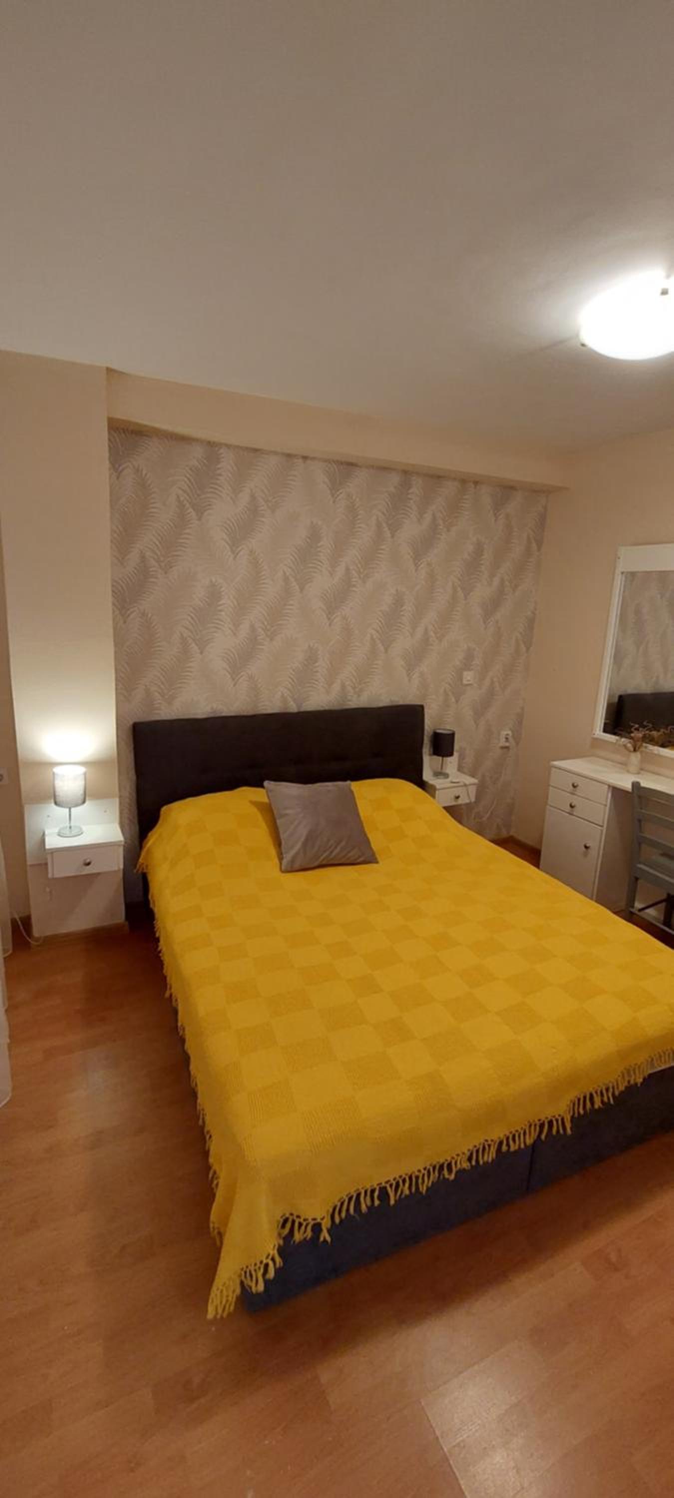 One-Bedroom Apartment photo 1