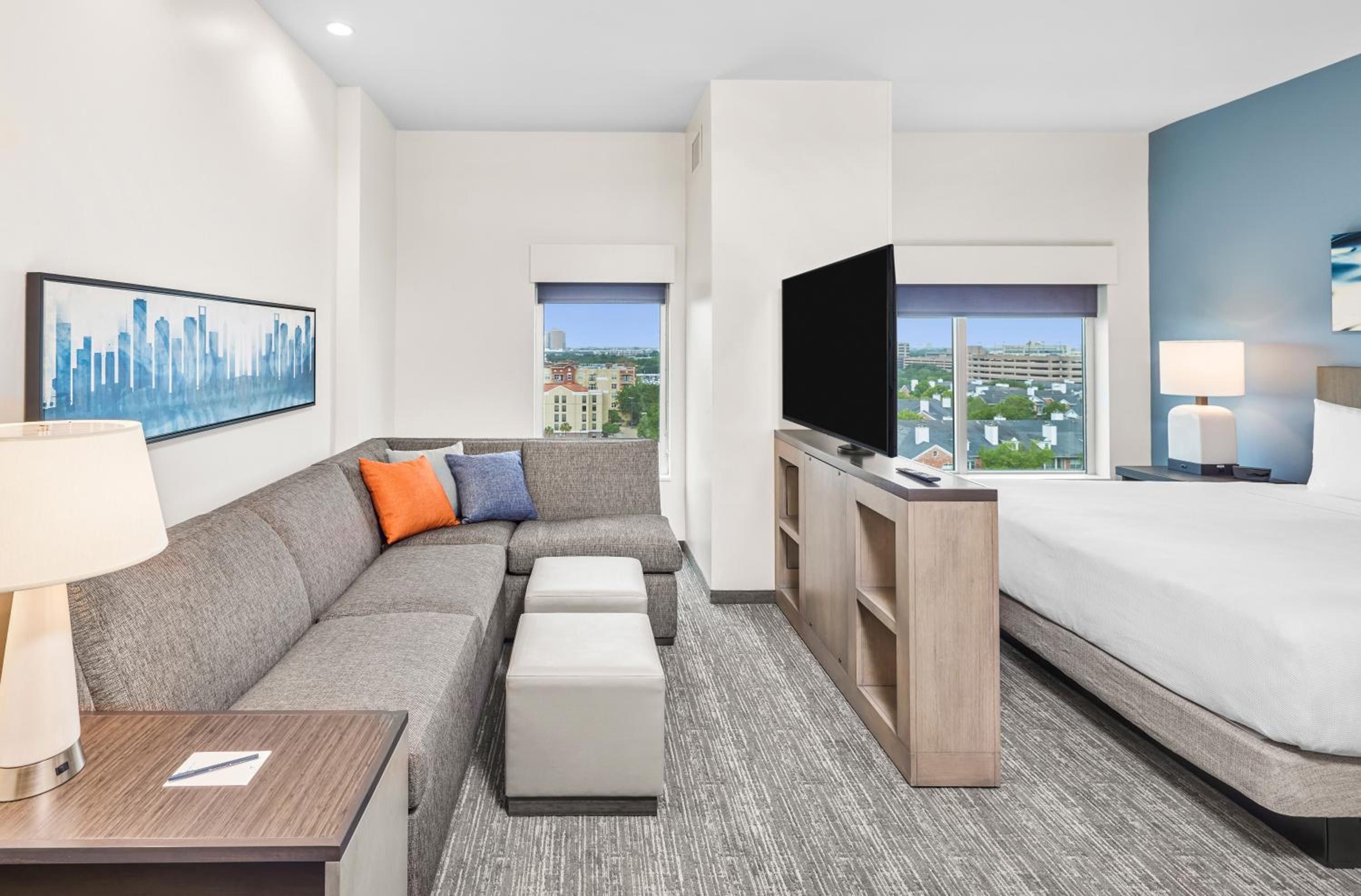 King Studio Suite with Kitchen and Sofa Bed - Photo 2